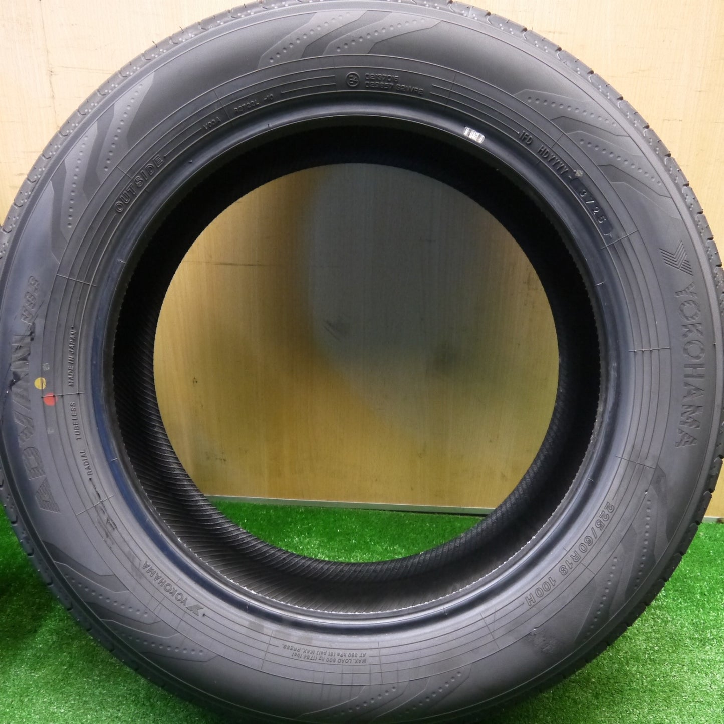 新車外し！25年★225/60R18 ヨコハマ アドバン V03 タイヤ 18インチ 40系 アルファード ヴェルファイア 等★5111007Hノタ