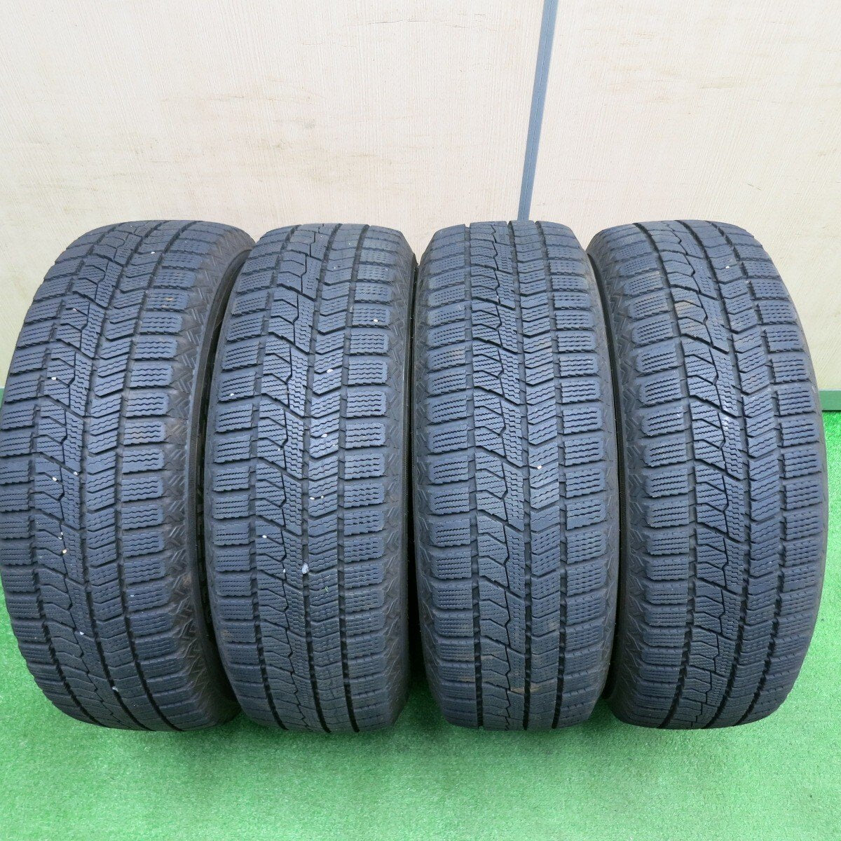 バリ溝！21年！キレイ！8.5分★スタッドレス 195/65R15 トーヨー オブザーブ GIZ2 WAREN ヴァーレン 15インチ PCD114.3/5H★4122004TNス