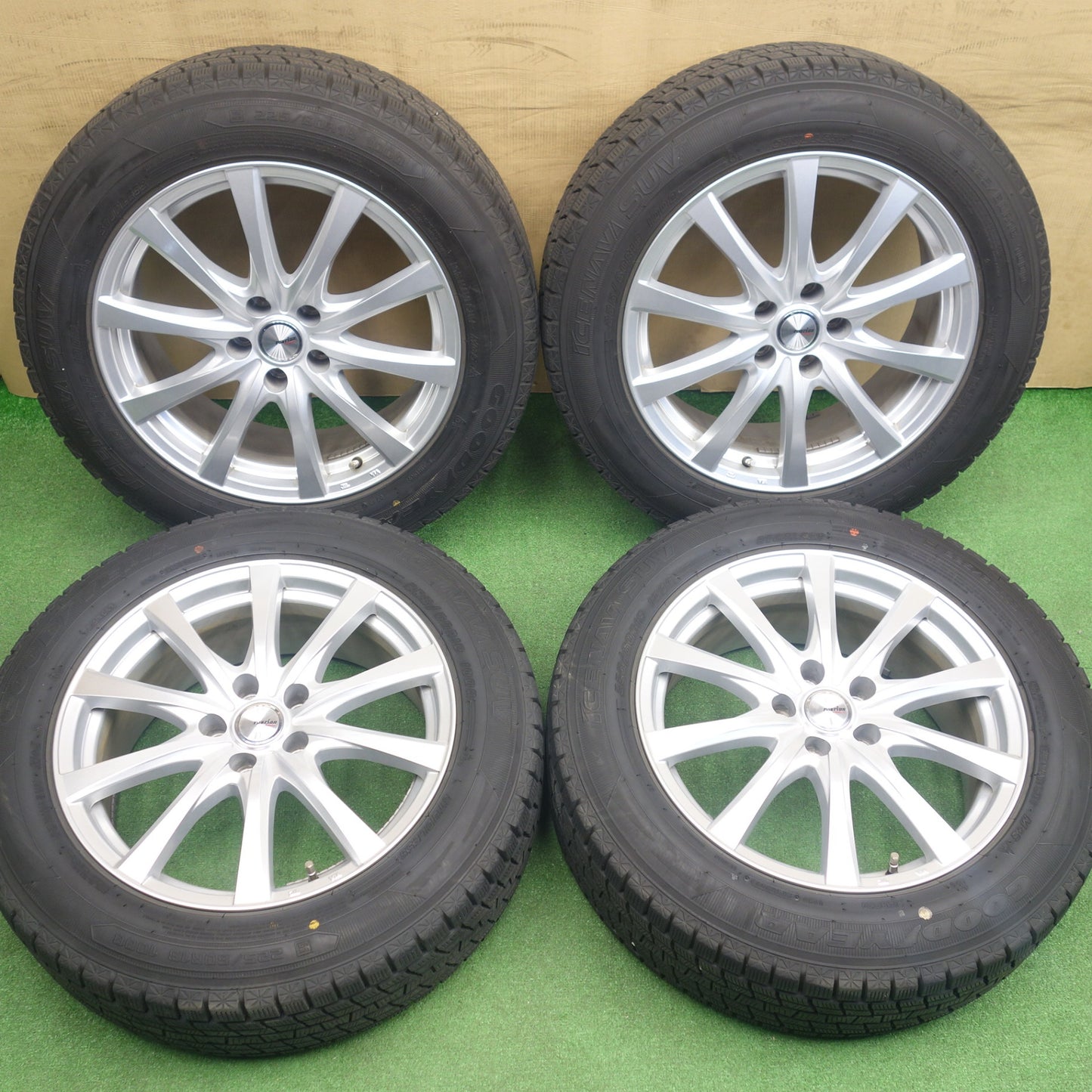 バリ溝！22年！キレイ！9.5分★スタッドレス 225/60R18 グッドイヤー アイスナビ SUV ravrion RS01 ラブリオン 18インチ PCD114.3/5H★6031104KTス