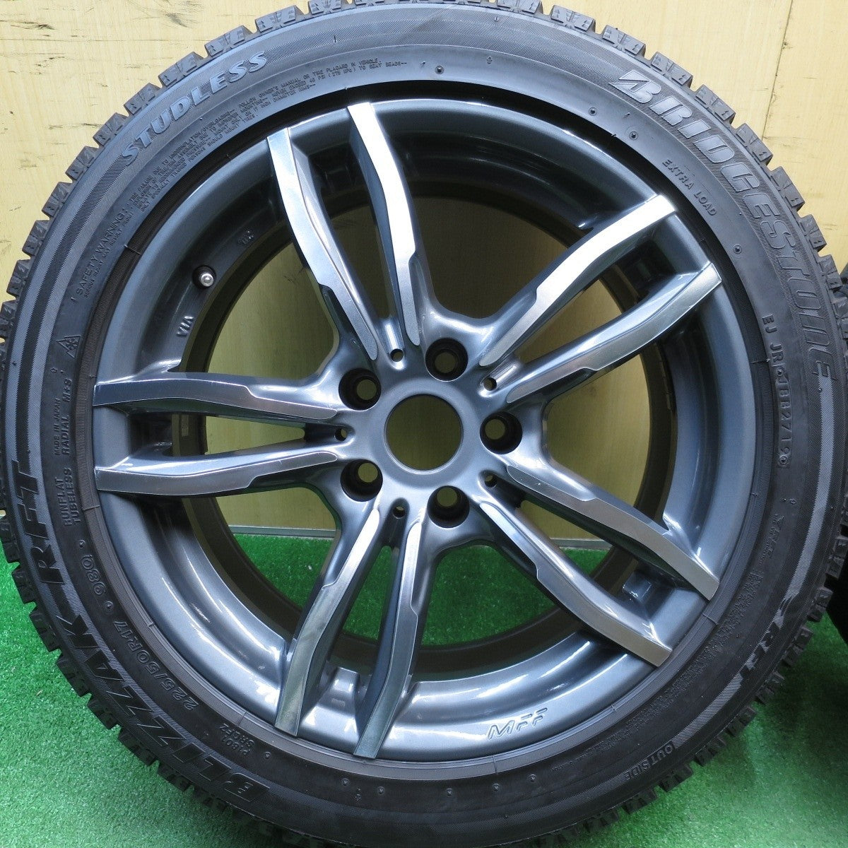 バリ溝！キレイ！8.5分★BMW 等 MAK LUFT FF 225/50R17 スタッドレス ブリヂストン ブリザック RFT ルフト MFF 17インチ PCD112/5H★5030510Hス