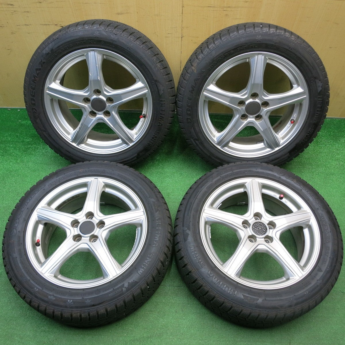 バリ溝！24年！9.5分以上★インプレッサ 等 205/55R16 スタッドレス デルマックス ULTIMA SNOW BALMINUM バルミナ 16インチ PCD100/5H★6010202HAス
