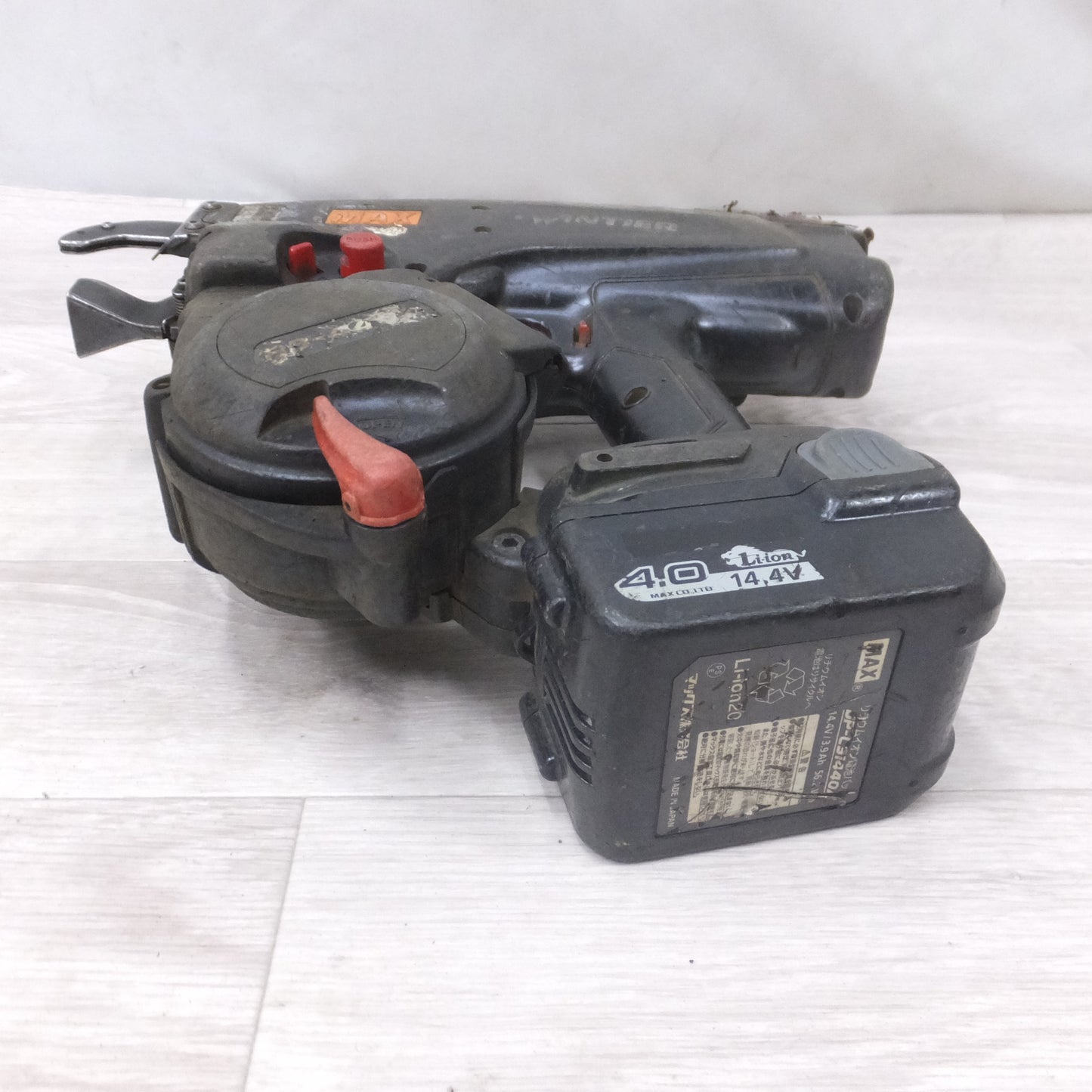 [送料無料] ◆MAX マックス ツインタイア RB-440T 充電式 鉄筋結束機 リバータイア 14.4V バッテリー2個 充電器付き 電動工具◆