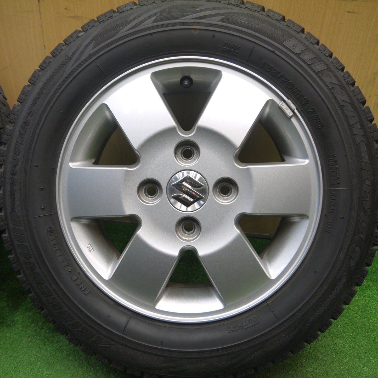 [送料無料] 4本価格★スズキ エブリイ ワゴン 純正 155/70R13 スタッドレス ブリヂストン ブリザック REVO GZ 13インチ PCD100/4H★4122701Hス