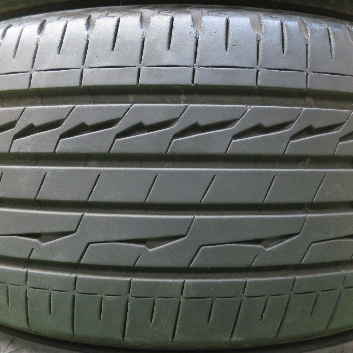 バリ溝！24年！9.5分★235/55R18 ブリヂストン アレンザ LX100 ALENZA タイヤ 18インチ ハリアー RAV4 等★6021101イノタ