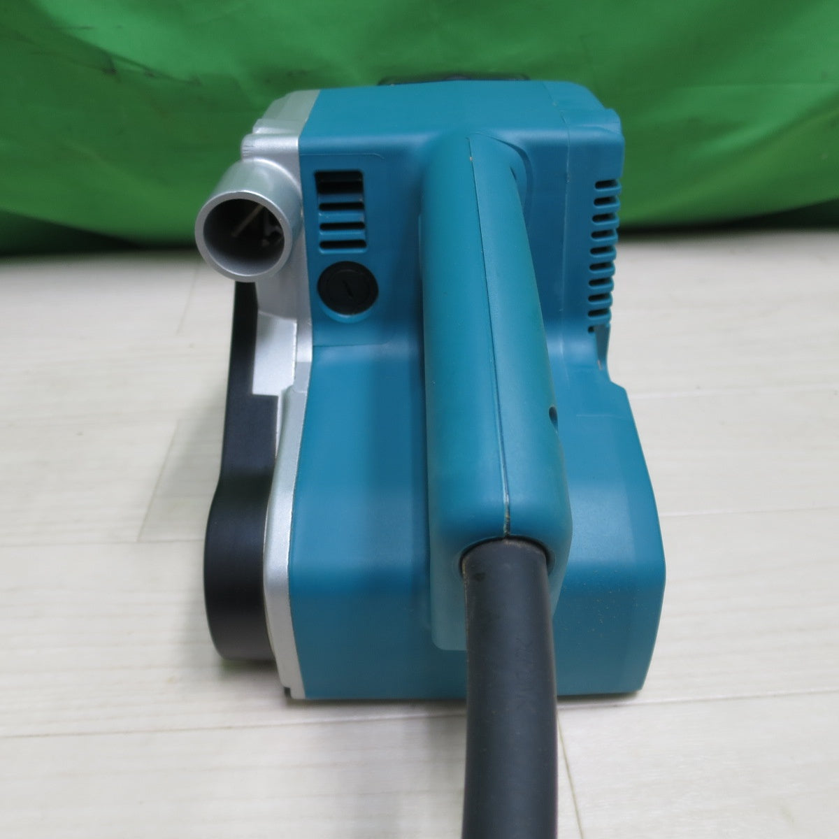 [送料無料] キレイ☆マキタ 100mm ベルトサンダー 9404 電動 工具 研摩 研磨 機 コード式 100V makita☆