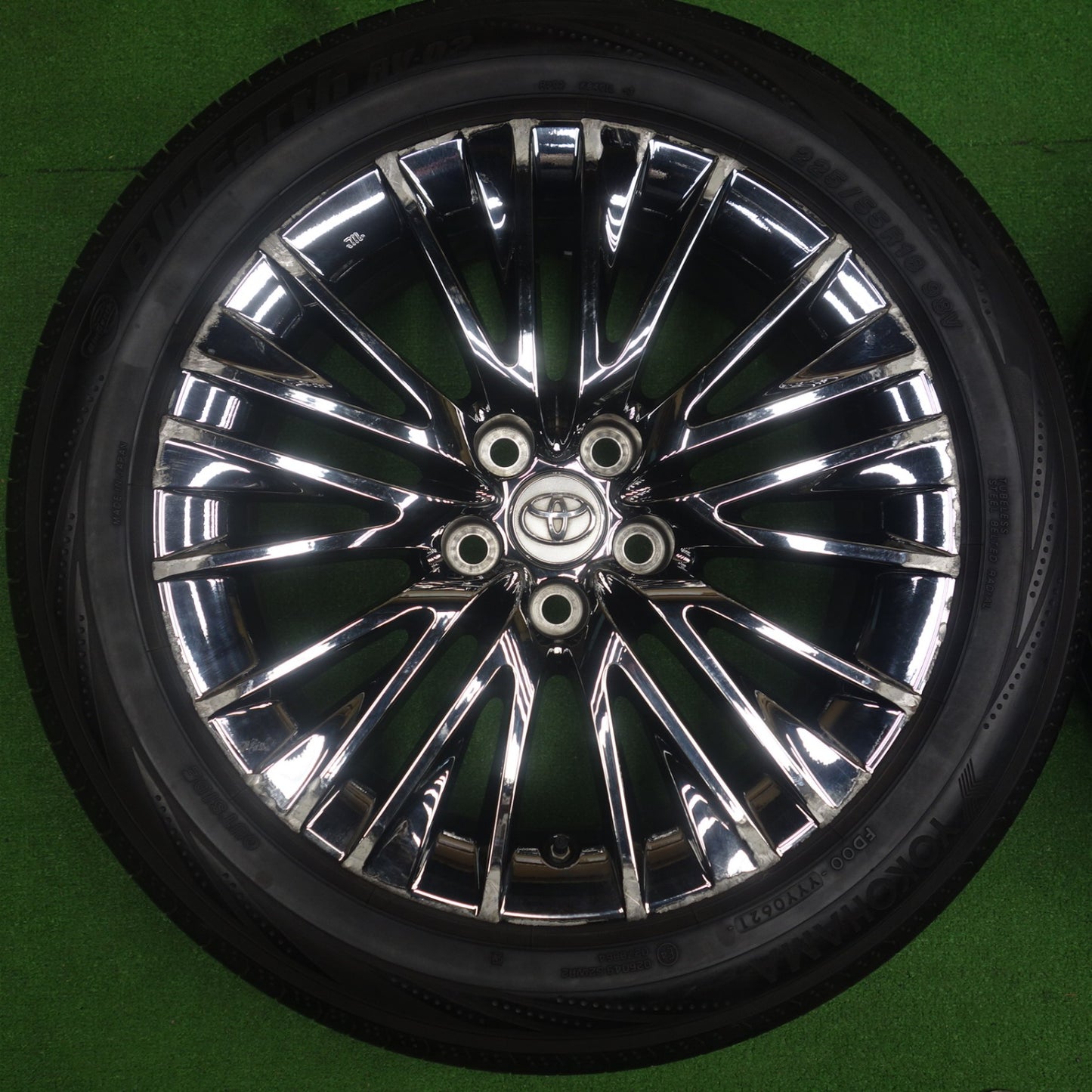 バリ溝！9.5分★トヨタ 220系 クラウン Gエグゼクティブ 純正 225/55R18 ヨコハマ ブルーアース RV-02 18インチ PCD114.3/5H★6041504KTノ