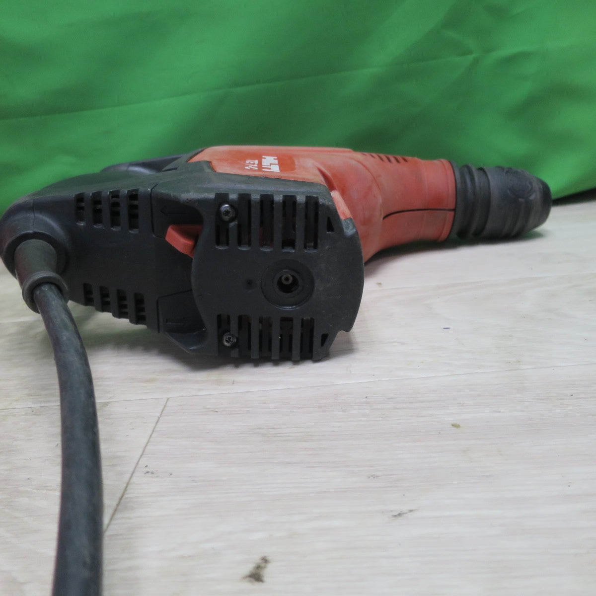 [送料無料] キレイ！付属品付き☆ヒルティ HILTI ロータリー ハンマー ドリル TE 7-C & 集じんシステム TE DRS-M セット ビット ケース付き 穴あけ はつり 電動 工具☆