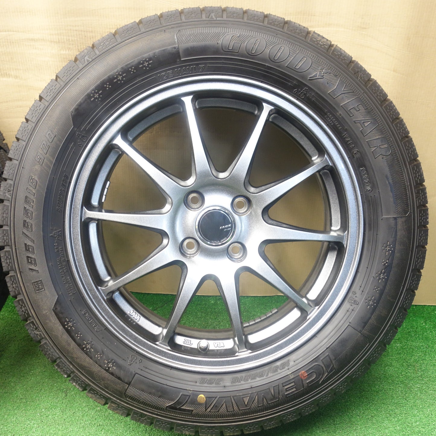 ほぼ未使用！キレイ★スタッドレス 195/65R16 グッドイヤー アイスナビ7 ZACK JP-202 MONZA ザック モンツァ 16インチ PCD100/4H★6020702KTス
