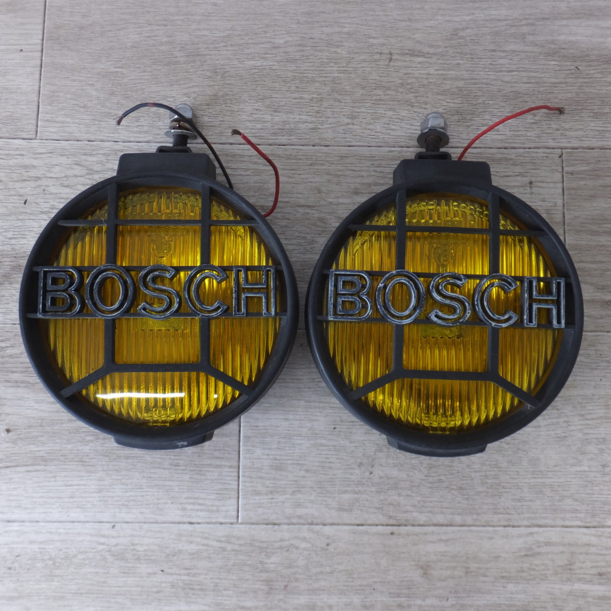現状品★ボッシュ BOSCH ハロゲン フォグランプ E4 02994 丸形 イエローレンズ 2個 セット ガード付★