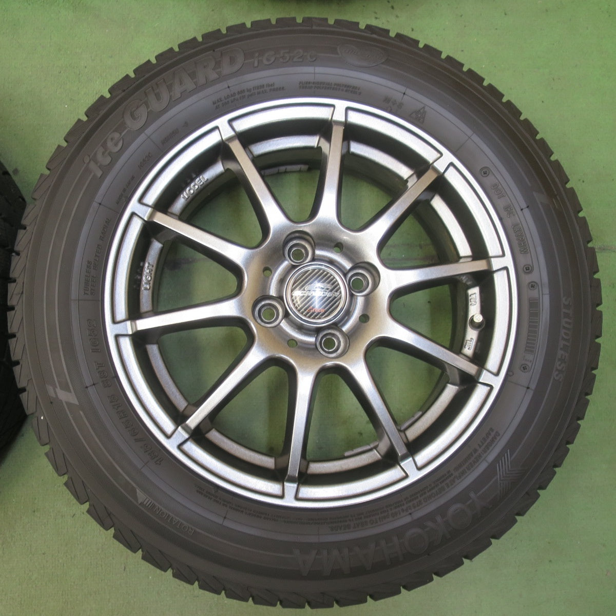 バリ溝！24年！キレイ！9.5分以上◎スタッドレス 185/65R15 ヨコハマ アイスガード iG52C SCHNEIDER シュナイダー 15インチ PCD100/4H◎6072605イス