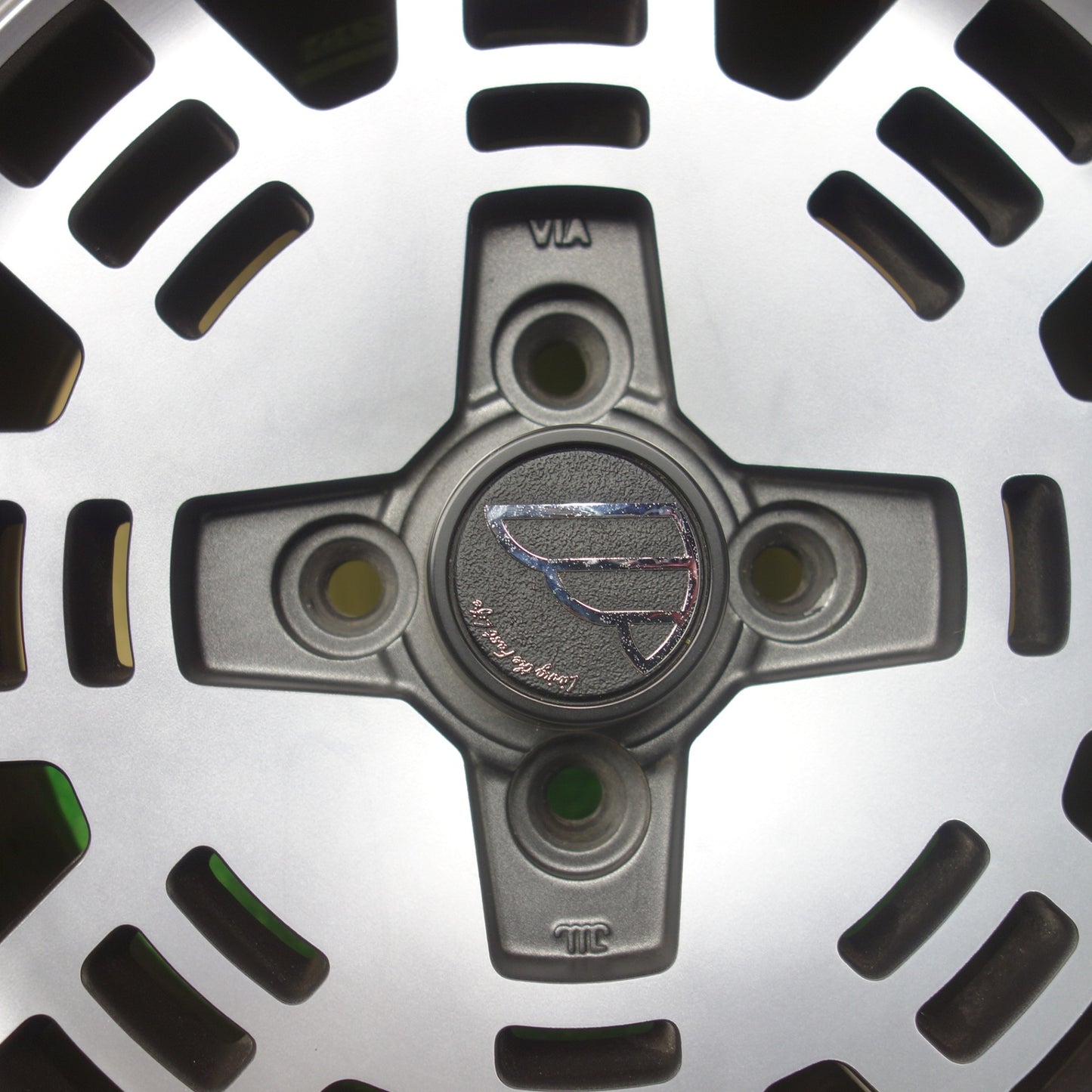 キレイ★FATLACE FZ01 15インチ ホイール ファットレース 15×8.5J 15×9.5J 15 25 PCD100/4H★5120502KTホ