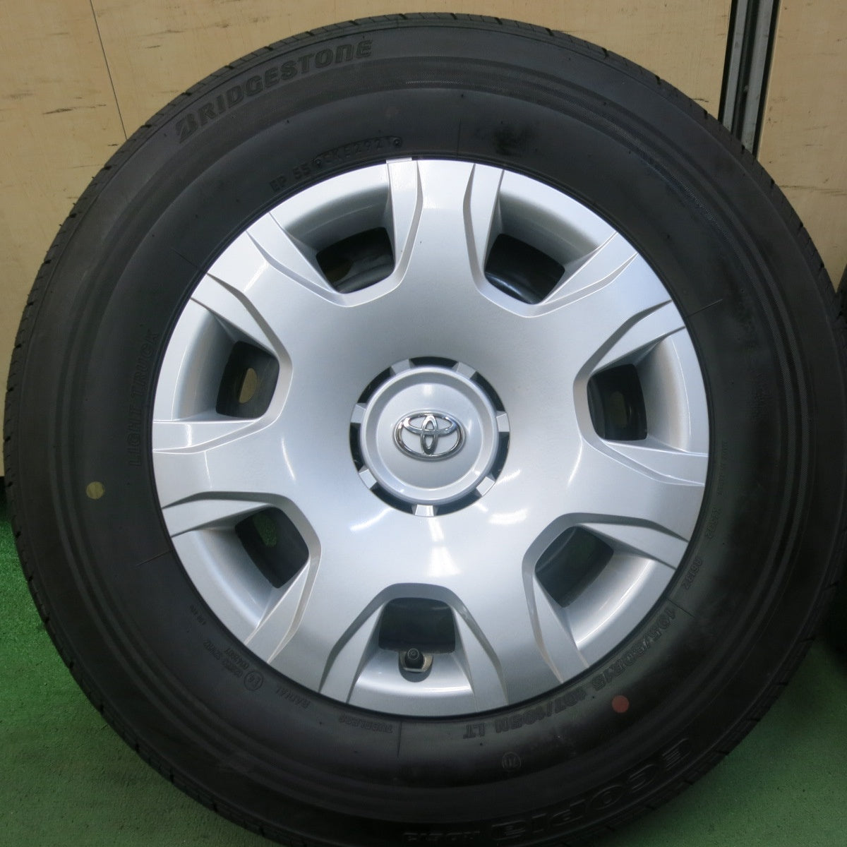新車外し！21年★トヨタ 200系 ハイエース 純正 スチール 195/80R15 107/105N ブリヂストン エコピア RD613 15インチ PCD139.7/6H★5100404SKノ