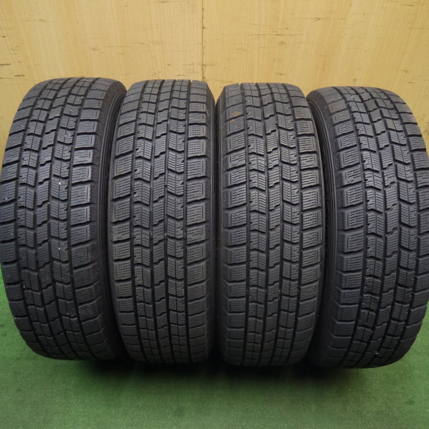 バリ溝！21年！キレイ！9.5分以上★スタッドレス 175/65R15 グッドイヤー アイスナビ7 SCHNEIDER ATECH シュナイダー 15インチ PCD100/4H★5061301Hス