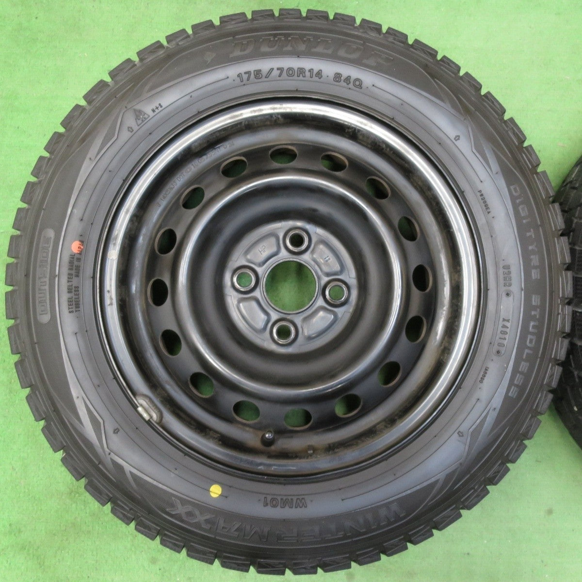 バリ溝！9.5分★スタッドレス 175/70R14 ダンロップ ウインターマックス WM01 スチール ホイール 14インチ PCD100/4H★5031207イス
