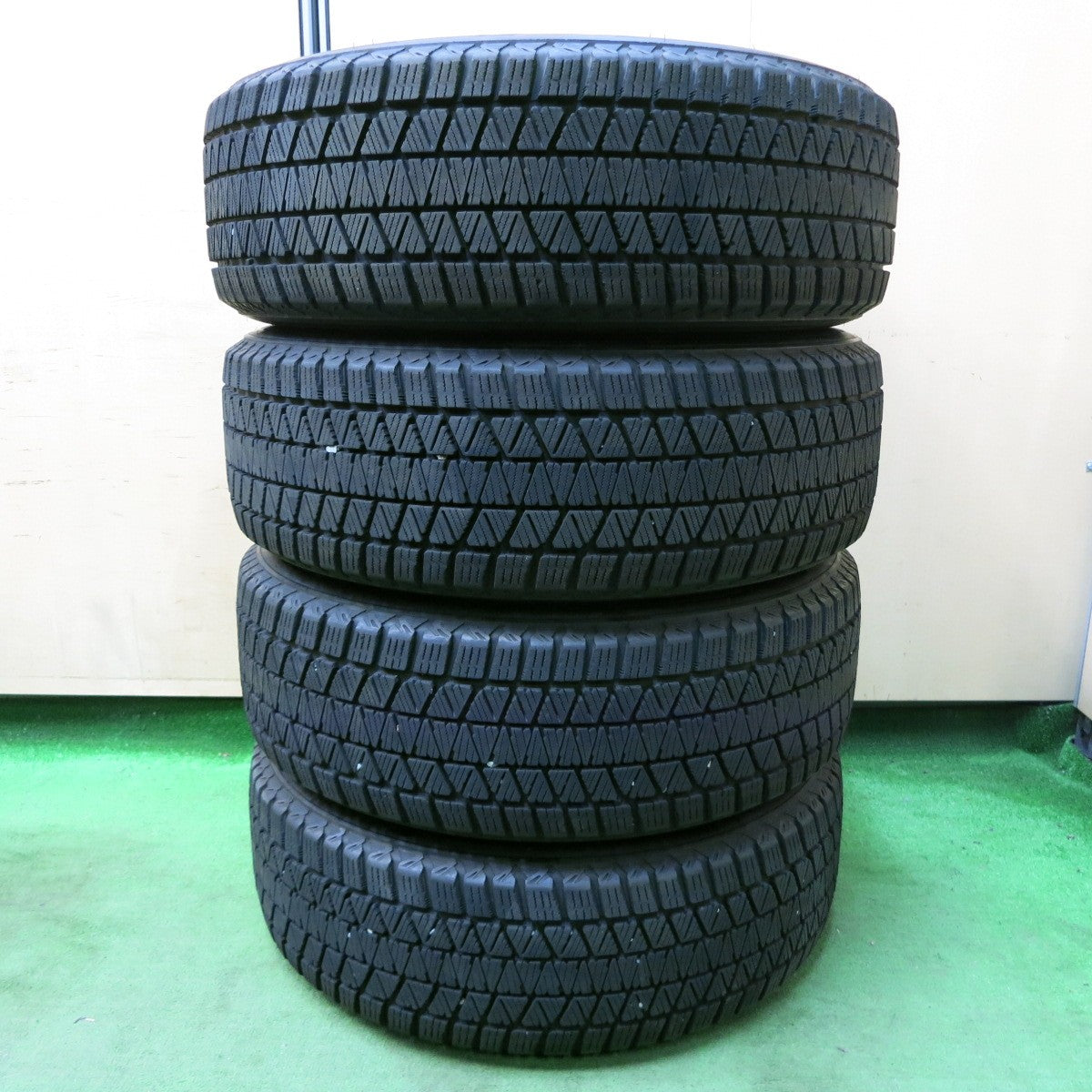 [送料無料] センサー付！バリ溝！20年！キレイ！9分★レクサス NX バージョンL 純正 225/60R18 スタッドレス ブリヂストン ブリザック DM-V3 18インチ PCD114.3/5H★4112111SYス