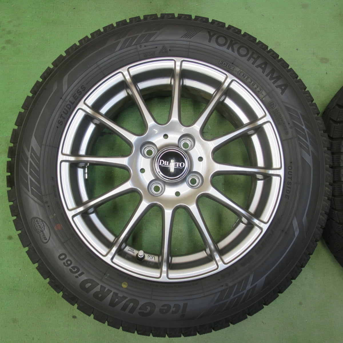 バリ溝！22年！キレイ！9.5分★スタッドレス 185/65R15 ヨコハマ アイスガード iG60 DILETTO ディレット 15インチ PCD100/4H★6033102イス