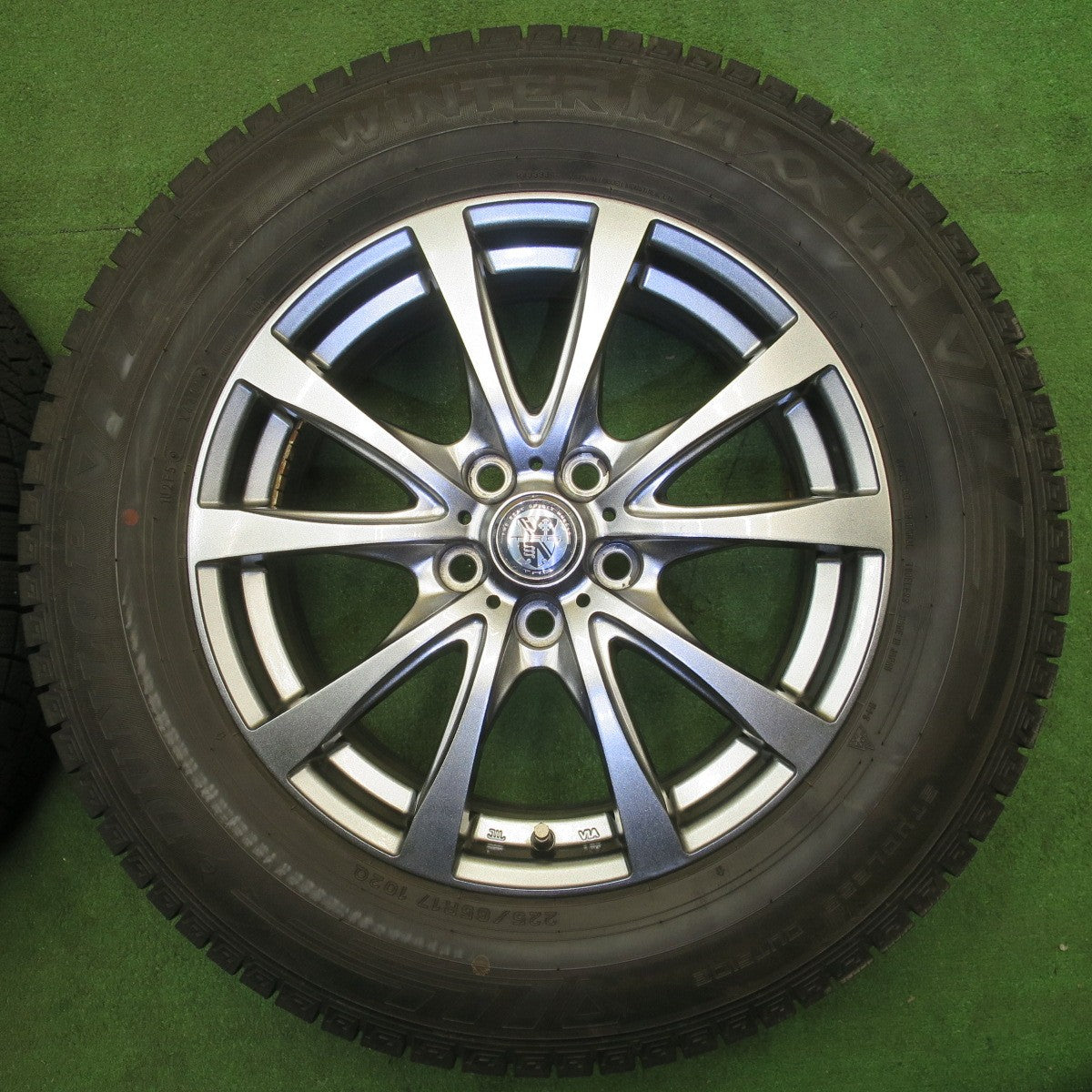 バリ溝！22年！キレイ！9.5分以上★スタッドレス 225/65R17 ダンロップ ウインターマックス 03 T.R.G. TRG 17インチ PCD114.3/5H★6021901NJス