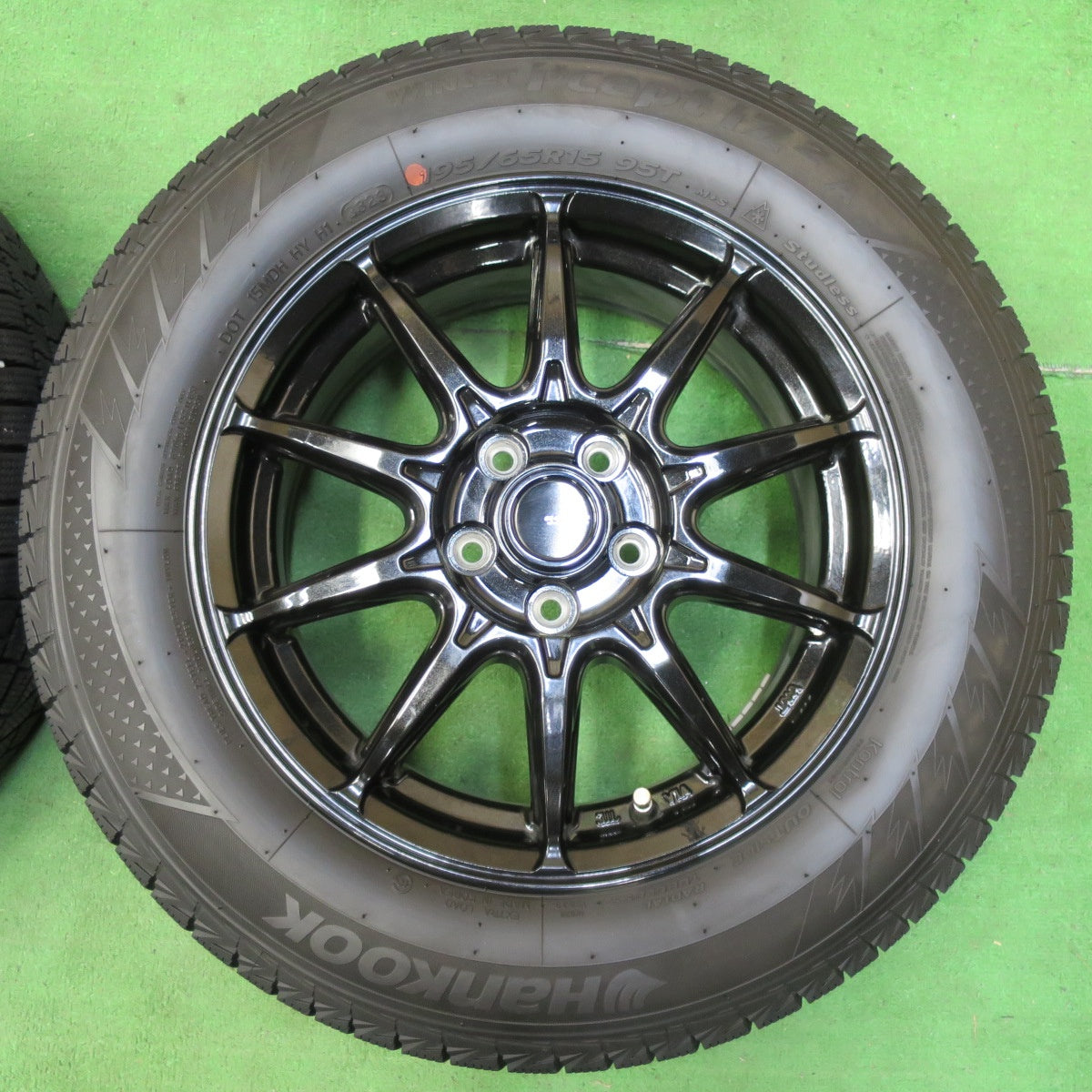 *送料無料* バリ溝！23年！キレイ！9.5分以上★プリウス等 G-SPEED 195/65R15 スタッドレス ハンコック ウインター アイセプト IZ2A Gスピード 15インチ PCD100/5H★4080106イス