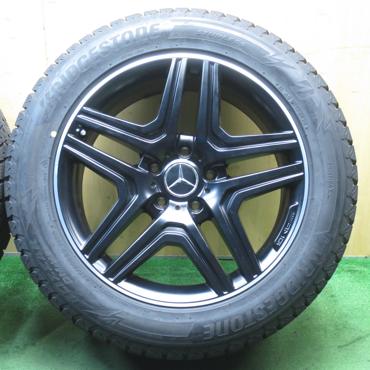 バリ溝！22年！キレイ！9.5分★ベンツ Gクラス W463 G63 純正 AMG 275/50R20 スタッドレス ブリヂストン ブリザック DM-V3 20インチ PCD130/5H★5081103NJス