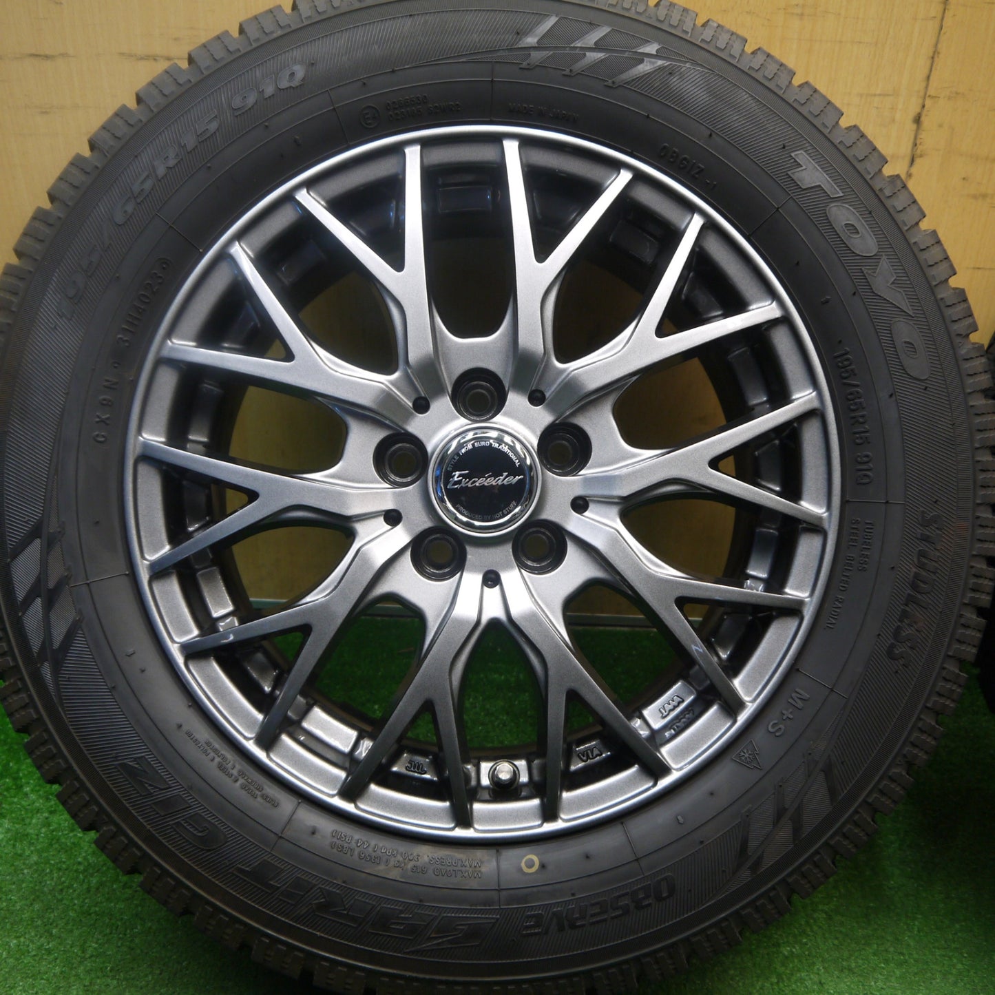 バリ溝！23年！キレイ！ほぼ10分★プリウス 等 195/65R15 スタッドレス トーヨー オブザーブ ガリット GIZ Exceeder エクシーダー 15インチ PCD100/5H★6012003Hス