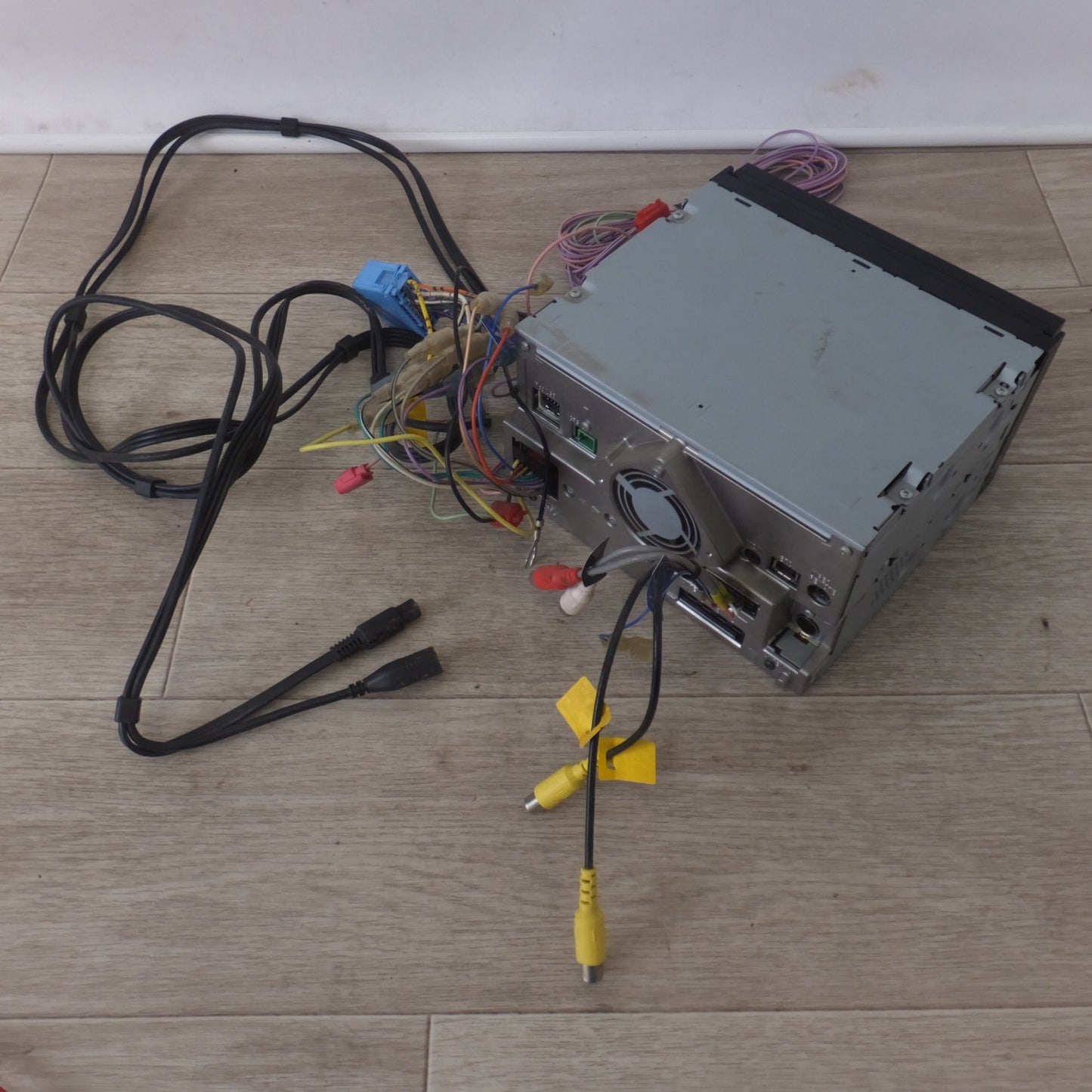 [送料無料] ★カロッツェリア carrozzeria AV一体型メモリーナビゲーション 楽ナビLite AVIC-MRZ09[32]★