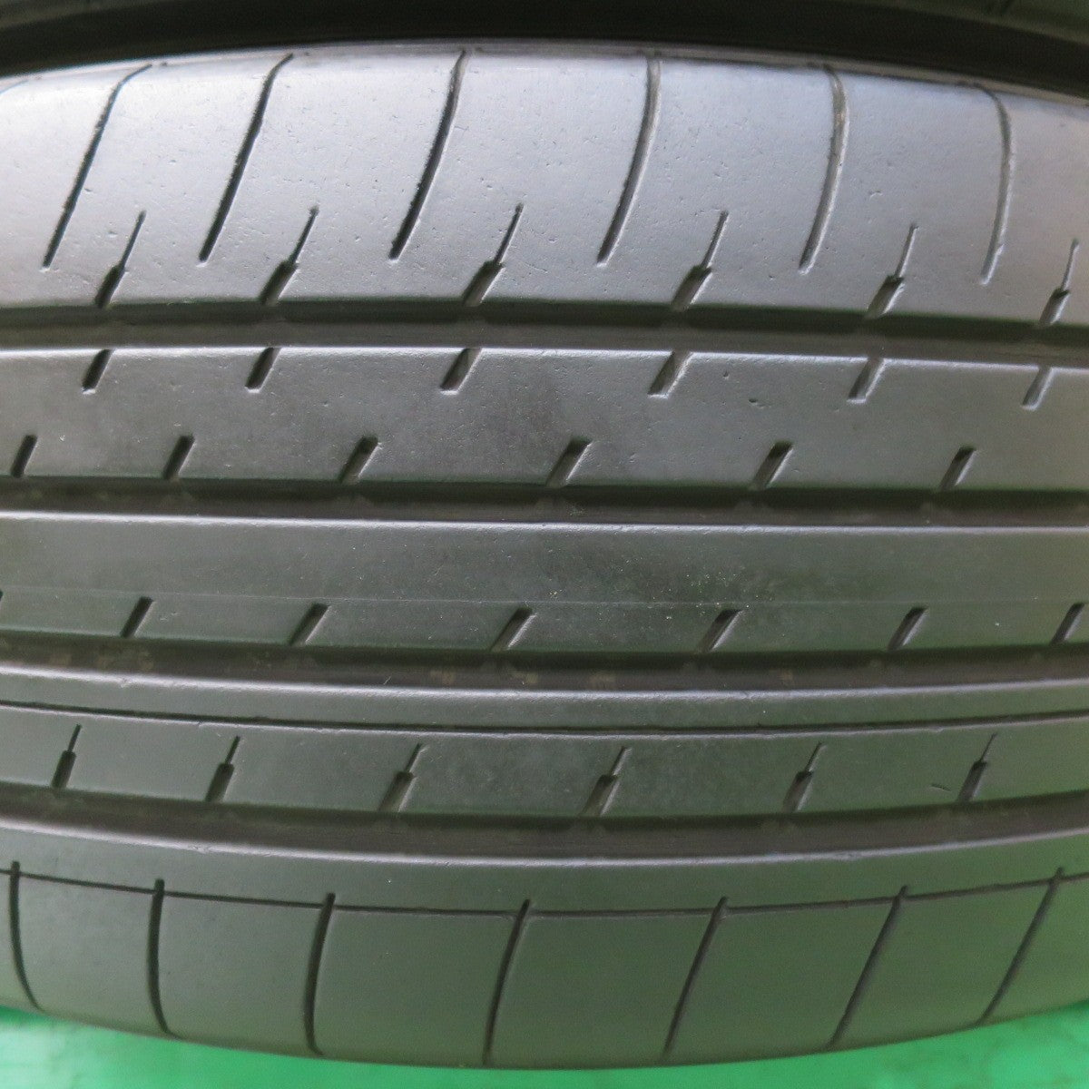 [送料無料] 2本価格！20年★235/55R20 ヨコハマ BluEarth-XT AE61 タイヤ 20インチ ブルーアース レクサス RX 等★4112307イノタ