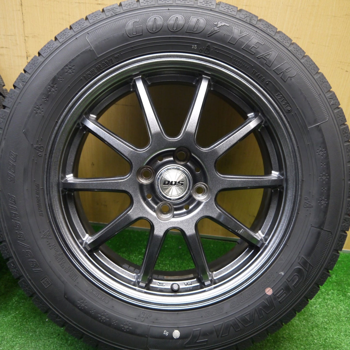バリ溝！21年！キレイ！9.5分★スタッドレス 195/65R16 グッドイヤー アイスナビ7 D.O.S. DOS 16インチ PCD100/4H★5111802Hス