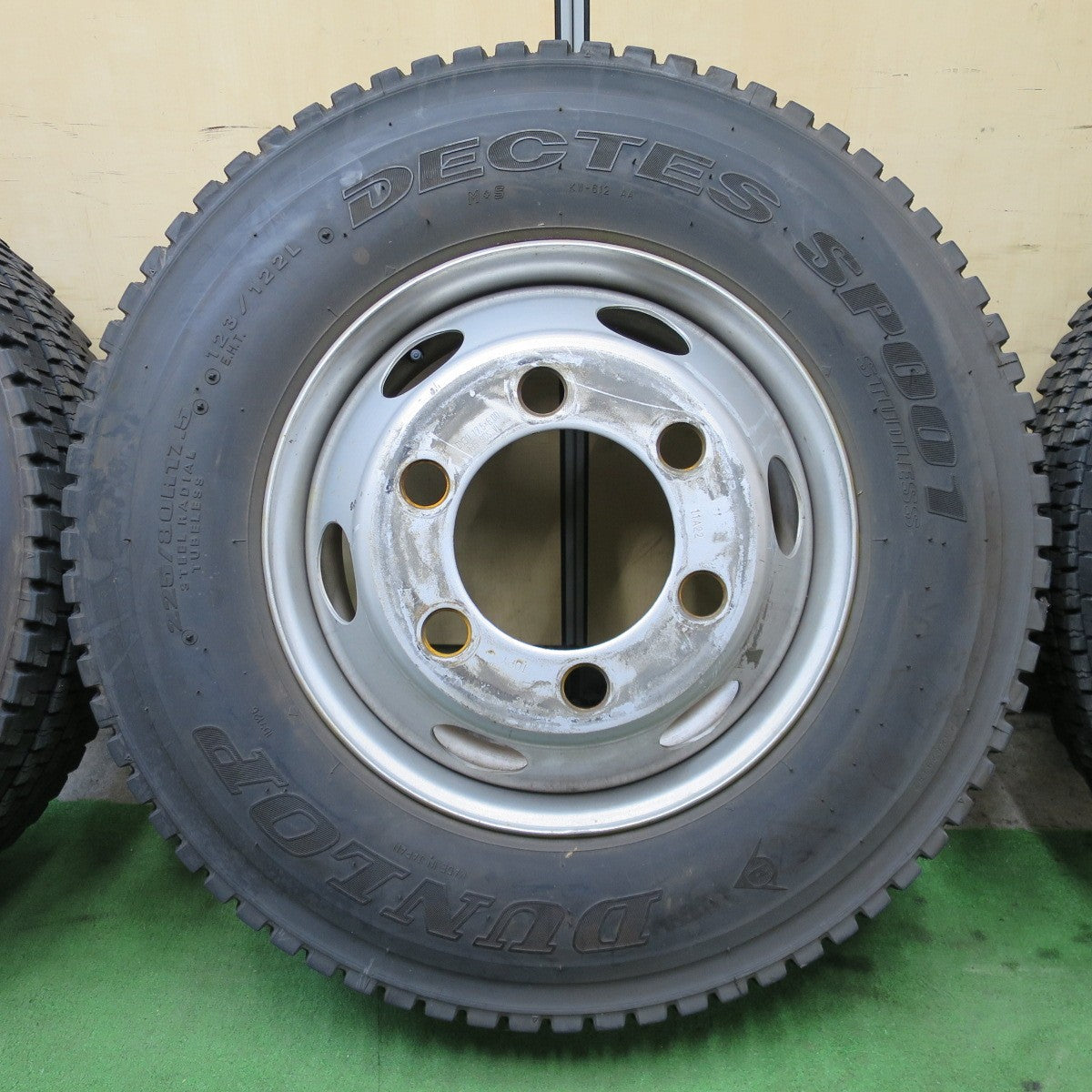 6本価格！22年★いすゞ フォワード 純正 TOPY スチール 225/80R17.5 123/122L スタッドレス ダンロップ デクテス SP001 135-9CS DECTES 17.5インチ PCD222.25/6H★6060301ナス
