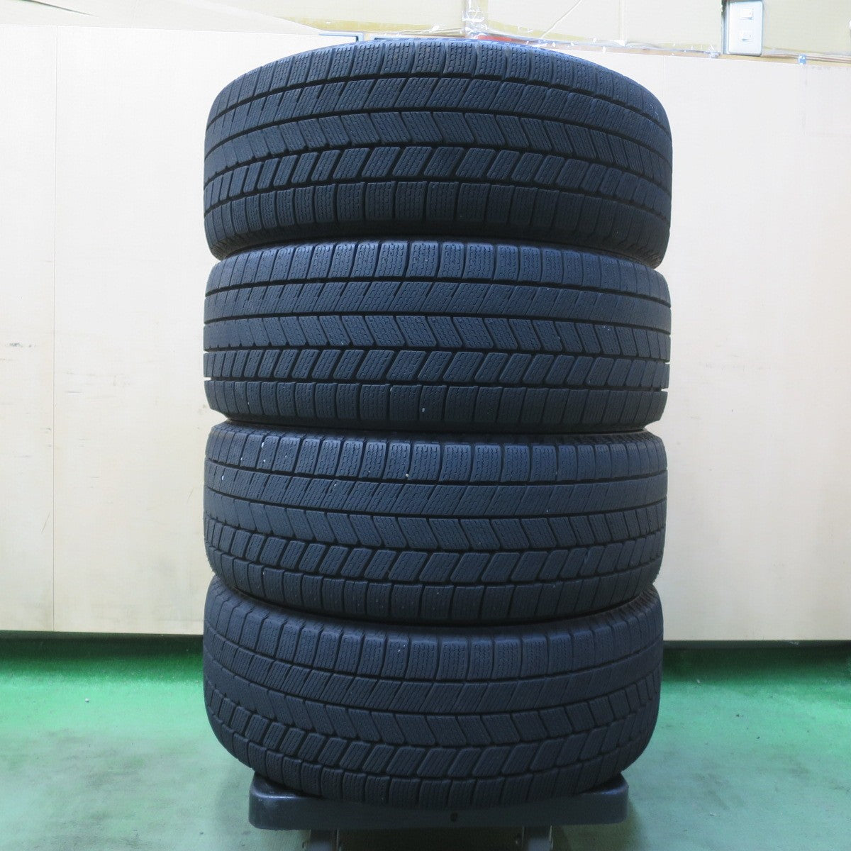 バリ溝！25年！キレイ！ほぼ10分★スタッドレス 225/40R18 ブリヂストン ブリザック WZ-1 G-SPEED Gスピード 18インチ PCD100/5H★6052504イス
