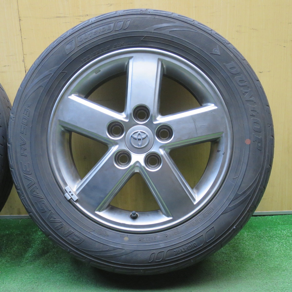 4本価格★トヨタ 60系 ノア ヴォクシー 純正 195/65R15 ダンロップ エナセーブ RV503 15インチ PCD114.3/5H★6032303NJノ