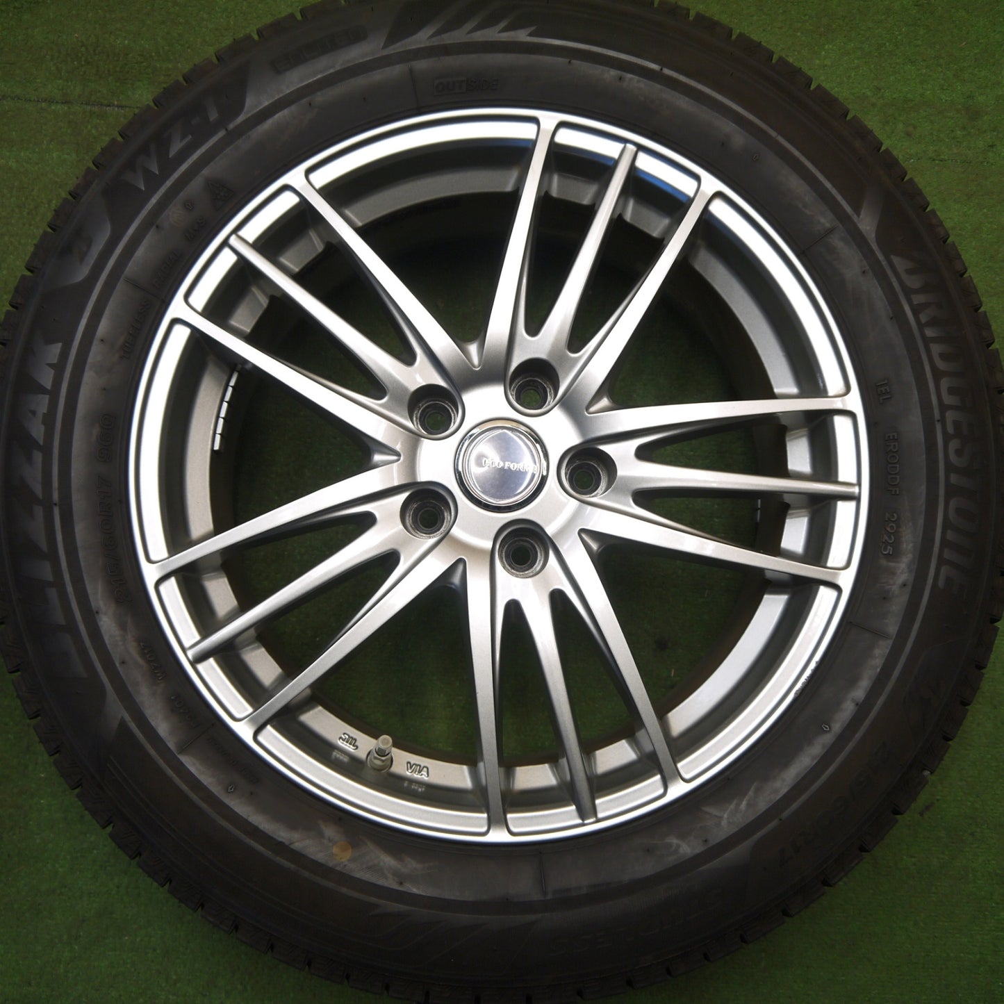 トヨタ純正センサー付！バリ溝！25年！キレイ！ほぼ10分★スタッドレス 215/60R17 ブリヂストン ブリザック WZ-1 ECO FORME SE-18 エコフォルム 17インチ PCD114.3/5H★6031803Hス