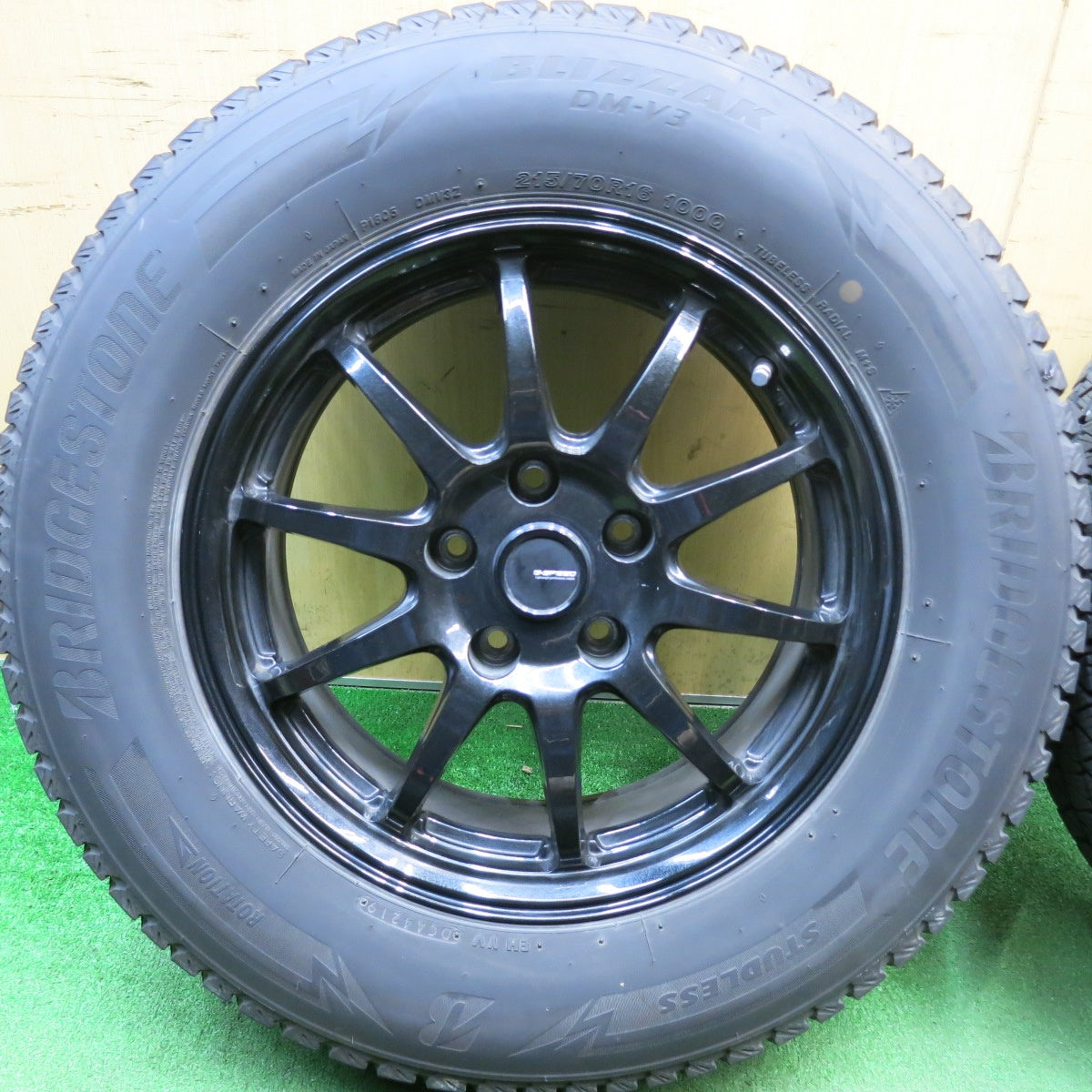 バリ溝！9分★スタッドレス 215/70R16 ブリヂストン ブリザック DM-V3 G-SPEED Gスピード 16インチ PCD114.3/5H★6043009HAス