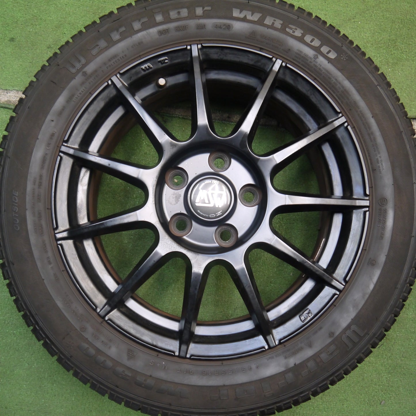 バリ溝！23年！9分★MINI ミニ 等 MSW 85 O・Z 205/55R16 スタッドレス ウォーリアー WR300 ブリヂストン ブリザック VRX2 16インチ OZ PCD112/5H★5070810Hス