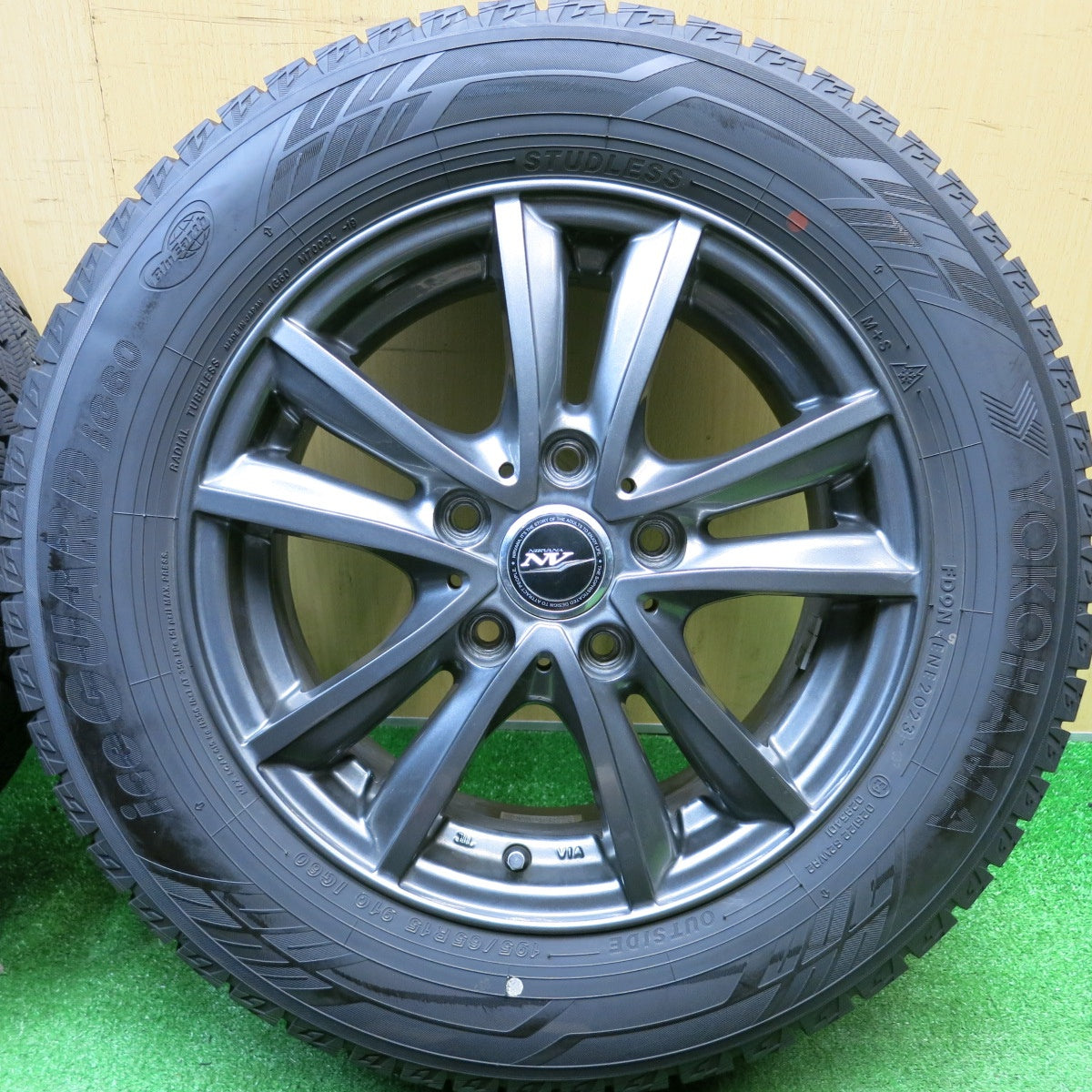 バリ溝！23年！キレイ！9.5分★スタッドレス 195/65R15 ヨコハマ アイスガード iG60 NIRVANA NV ニルバーナ ニルヴァーナ 15インチ PCD114.3/5H★5121418HAス