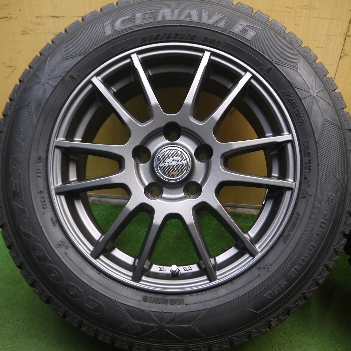 *送料無料* バリ溝！キレイ！9分★スタッドレス 205/65R16 グッドイヤー アイスナビ6 SCHNEIDER ATECH シュナイダー PCD114.3/5H★4040106Hス