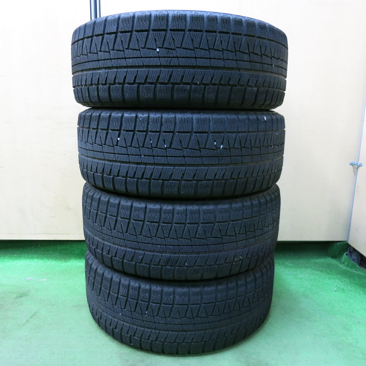 [送料無料] キレイ★スタッドレス 235/50R18 ブリヂストン ブリザック REVO GZ BALMINUM バルミナ 18インチ PCD114.3/5H★4122507SYス