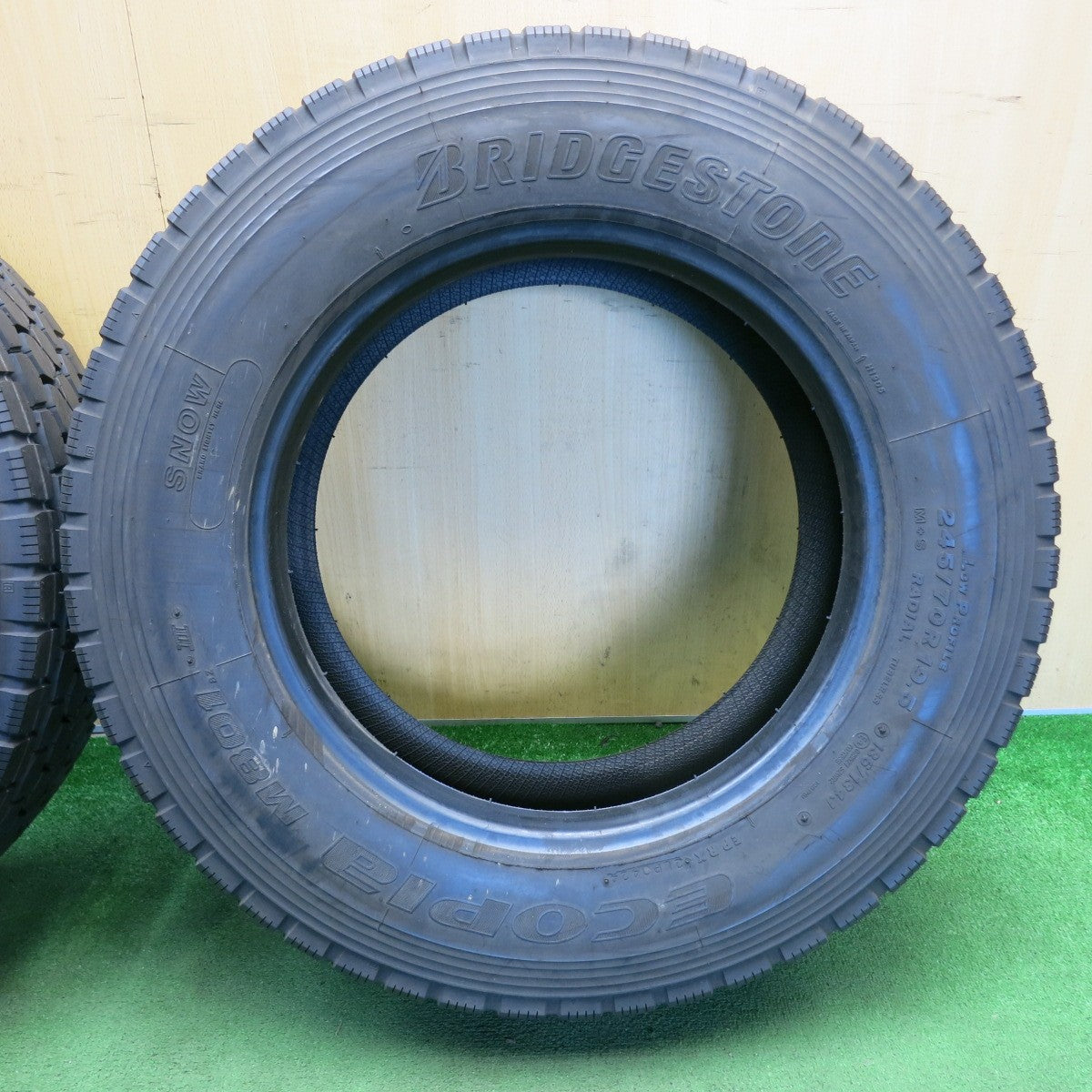 未使用！24年！2本★トラック タイヤ 245/70R19.5 136/134J ブリヂストン エコピア M801 Ⅱ ミックス オールシーズン 19.5インチ★6072902KKスタ