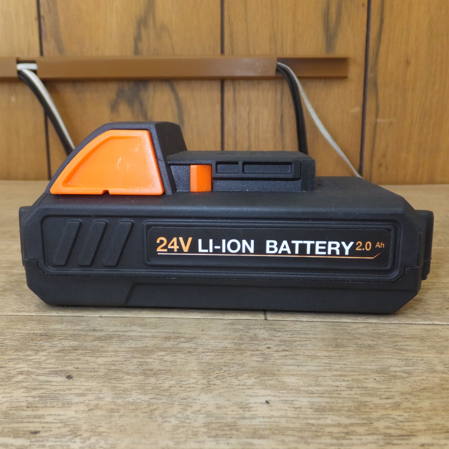 [送料無料] ★ヤードフォース YARD FORCE リチウムイオンバッテリー Li-ion Battery 24VBAT-LTE　24V 2.0Ah★
