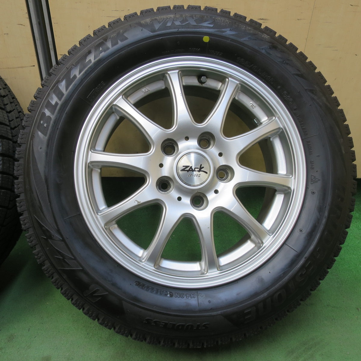 ほぼ未使用！22年！キレイ★スタッドレス 195/65R15 ブリヂストン ブリザック VRX2 ZACK JP-102 ザック 15インチ PCD114.3/5H★6031108イス