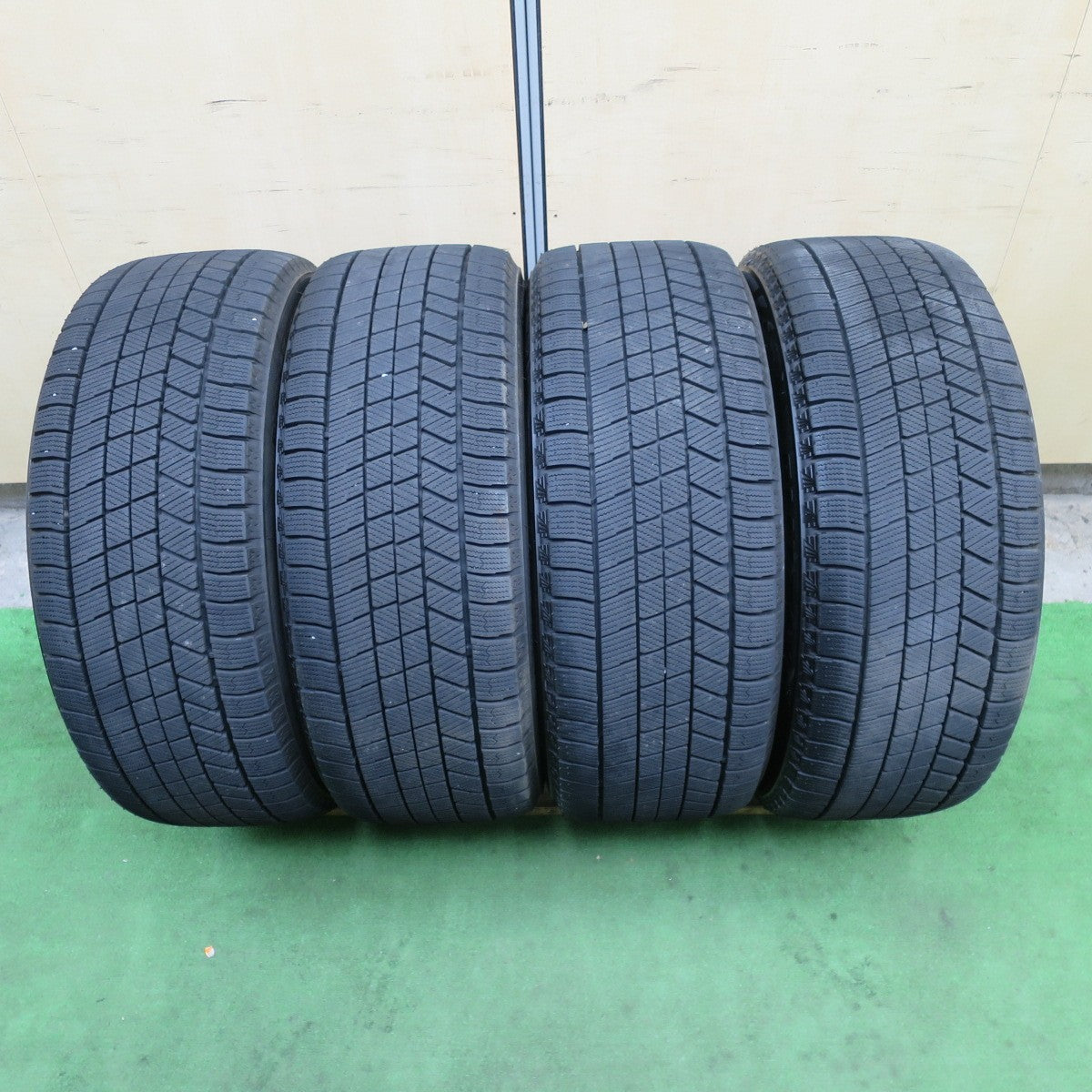バリ溝！23年！キレイ！9.5分★BMW 等 smartline 365 225/50R17 スタッドレス ブリヂストン ブリザック VRX3 スマートライン 17インチ PCD112/5H★5112205TTス