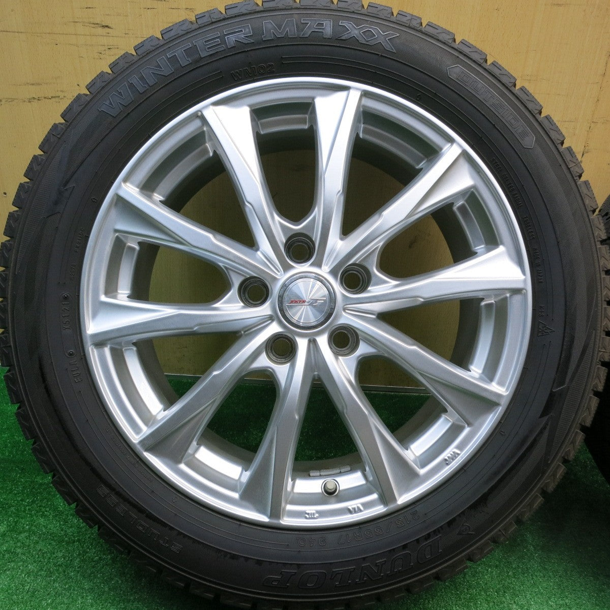 バリ溝！21年！キレイ！9.5分★スタッドレス 215/55R17 ダンロップ ウインターマックス WM02 JOKER ジョーカー 17インチ PCD114.3/5H★5110615HAス