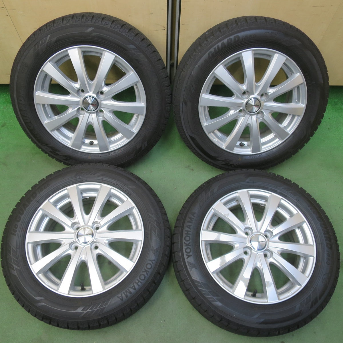 バリ溝！22年！キレイ！9.5分◎スタッドレス 175/65R15 ヨコハマ アイスガード iG60 ravrion RS01 ラブリオン 15インチ PCD100/4H◎6091905イス