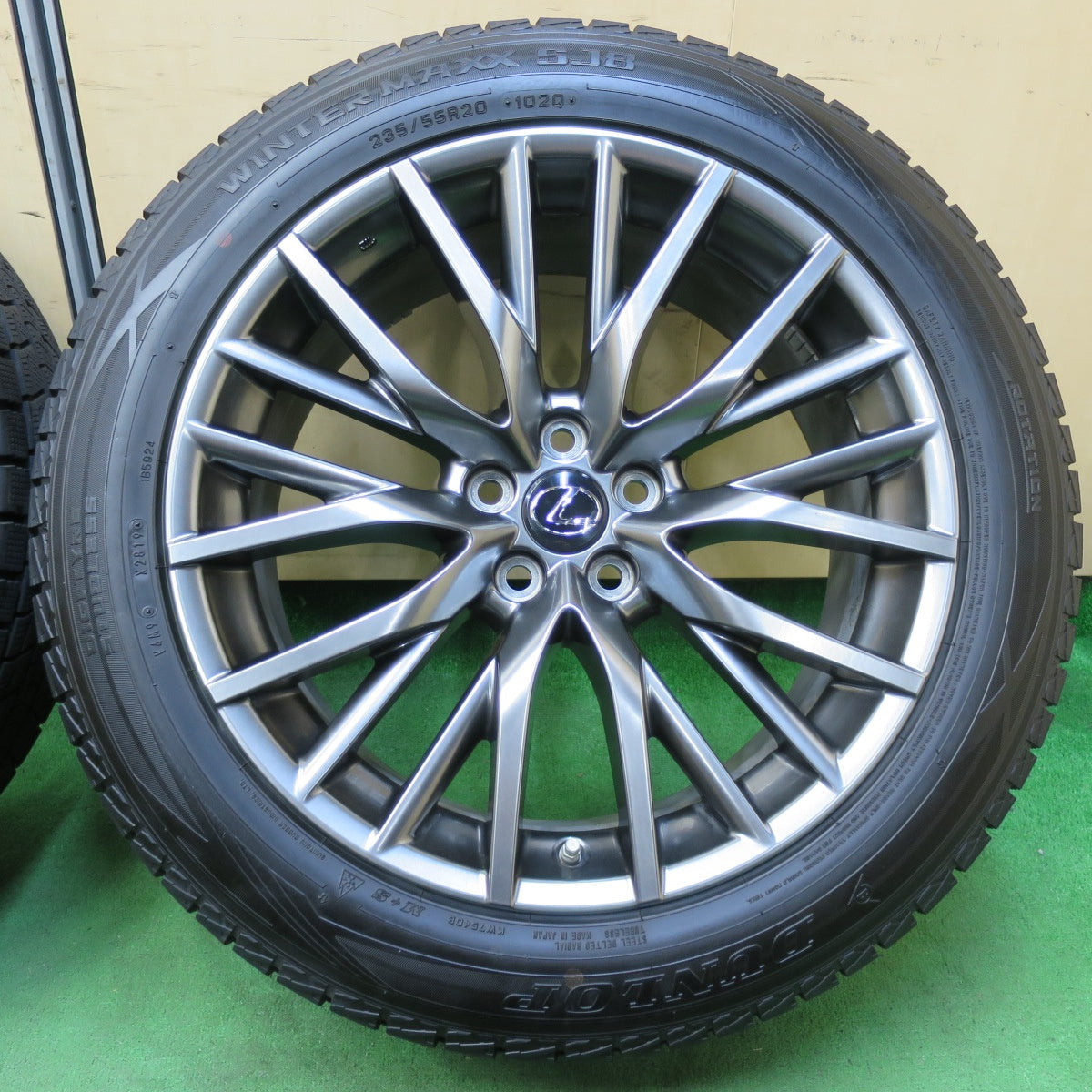 [送料無料] センサー付！バリ溝！キレイ！9分★レクサス RX Fスポーツ 純正 235/55R20 スタッドレス ダンロップ ウインターマックス SJ8 PCD114.3/5H★4102101イス