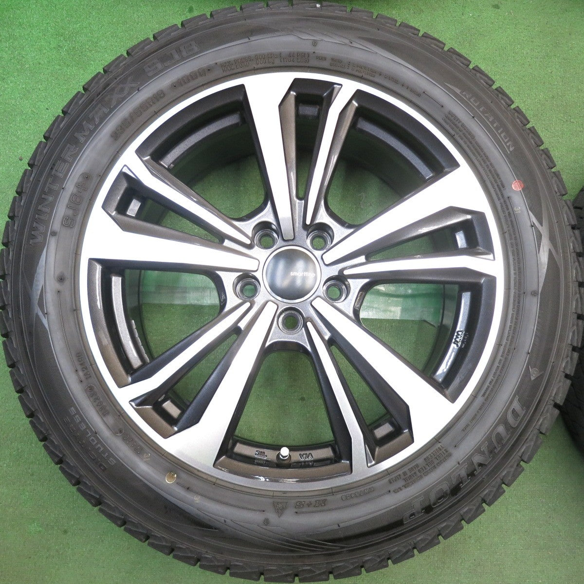 バリ溝！23年！キレイ！9.5分◎ワーゲン 等 smartline 365 235/55R18 スタッドレス ダンロップ ウインターマックス SJ8 SJ8+ スマートライン 18インチ PCD112/5H◎6100803HAス