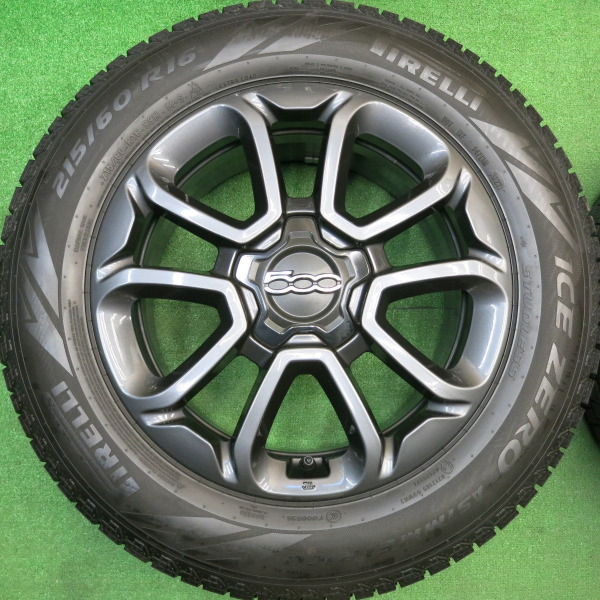 バリ溝！22年！キレイ！9分★FIAT フィアット 500X 純正 MOPAR 215/60R16 スタッドレス ピレリ アイスゼロ アシンメトリコ 16インチ PCD110/5H★5113002HAス