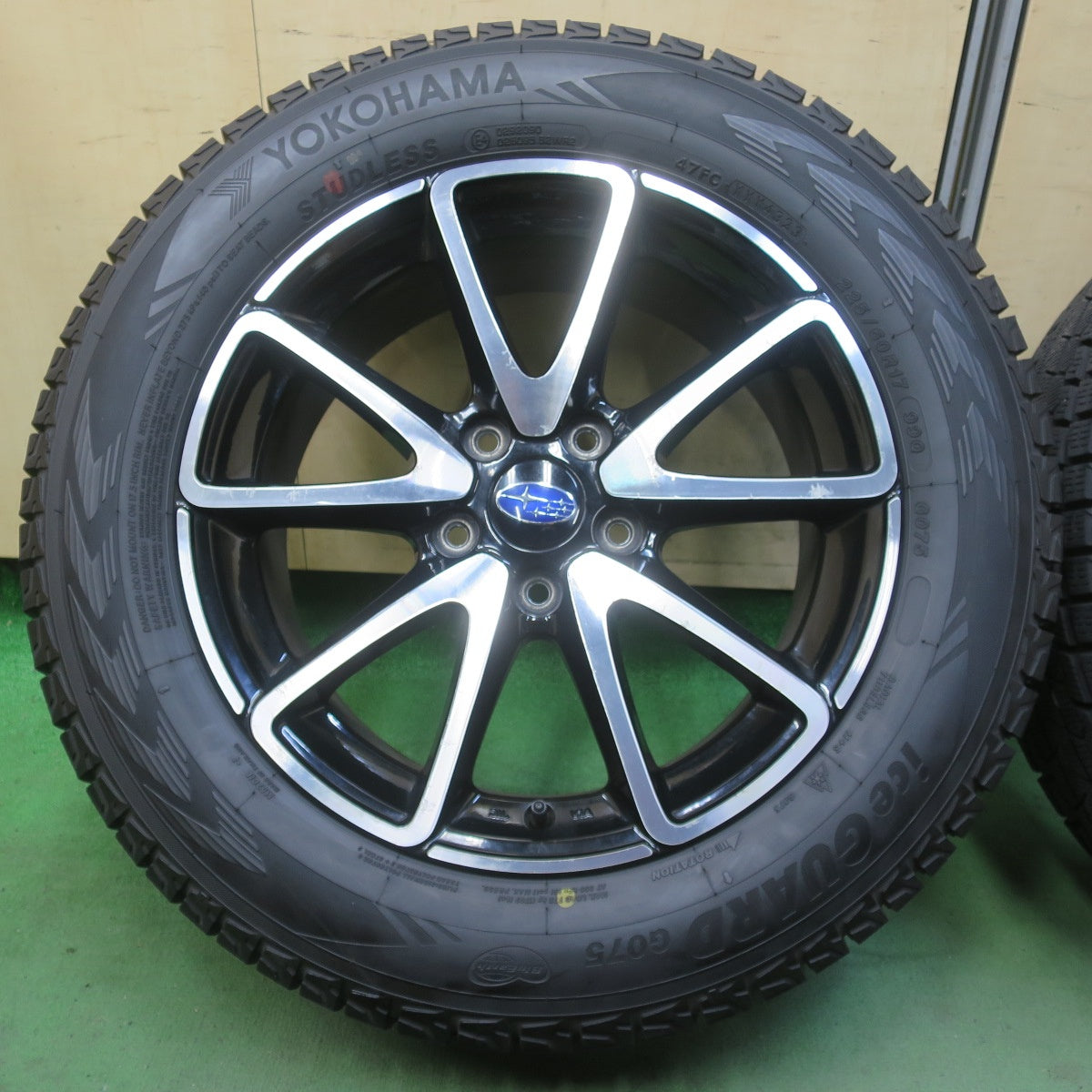 超バリ溝！25年！ほぼ10分★スバル レヴォーグ 純正 225/60R17 スタッドレス ヨコハマ アイスガード G075 17インチ PCD114.3/5H★6050407イス