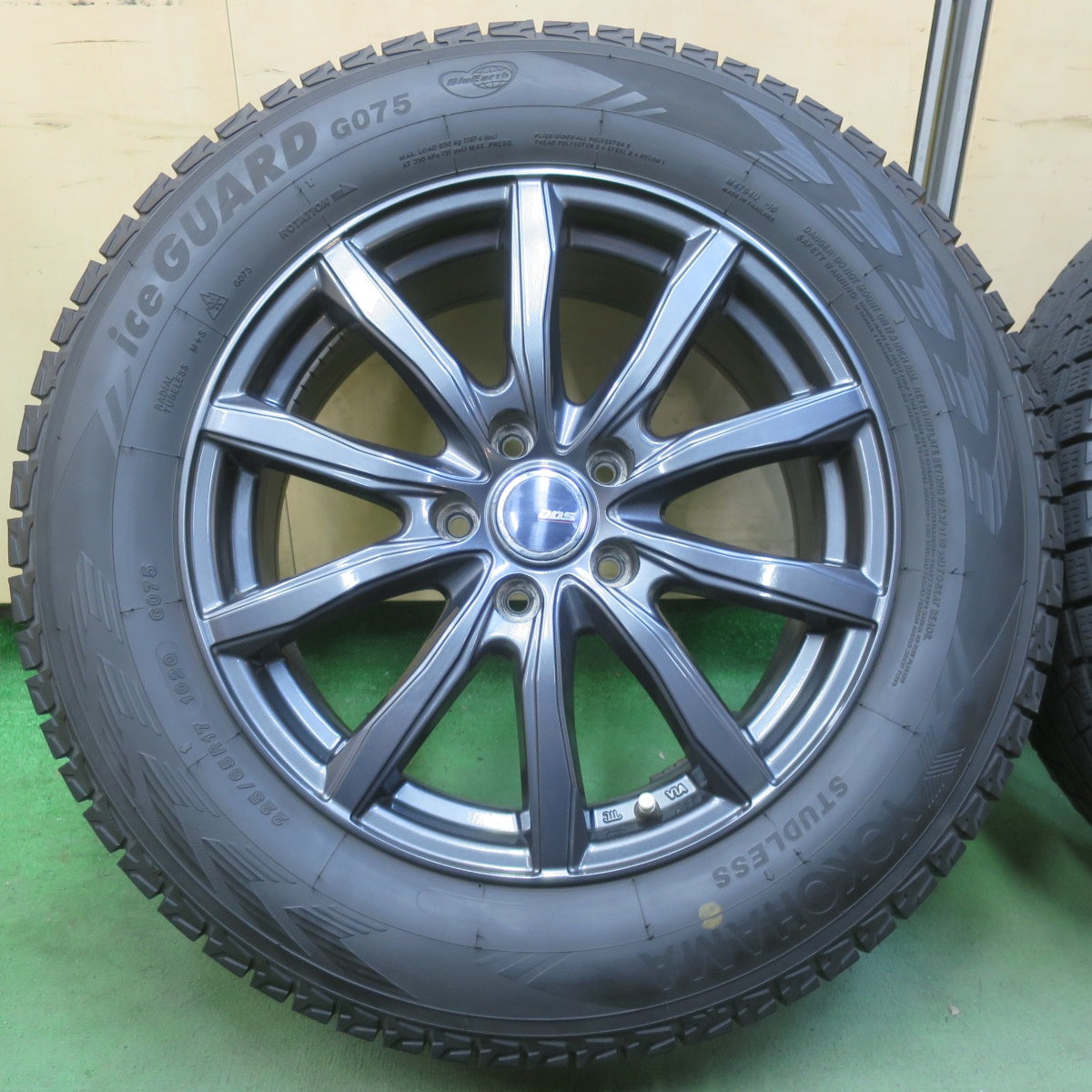 キレイ◎スタッドレス 225/65R17 ヨコハマ アイスガード G075 D.O.S. DOS 17インチ PCD114.3/5H◎6072301イス
