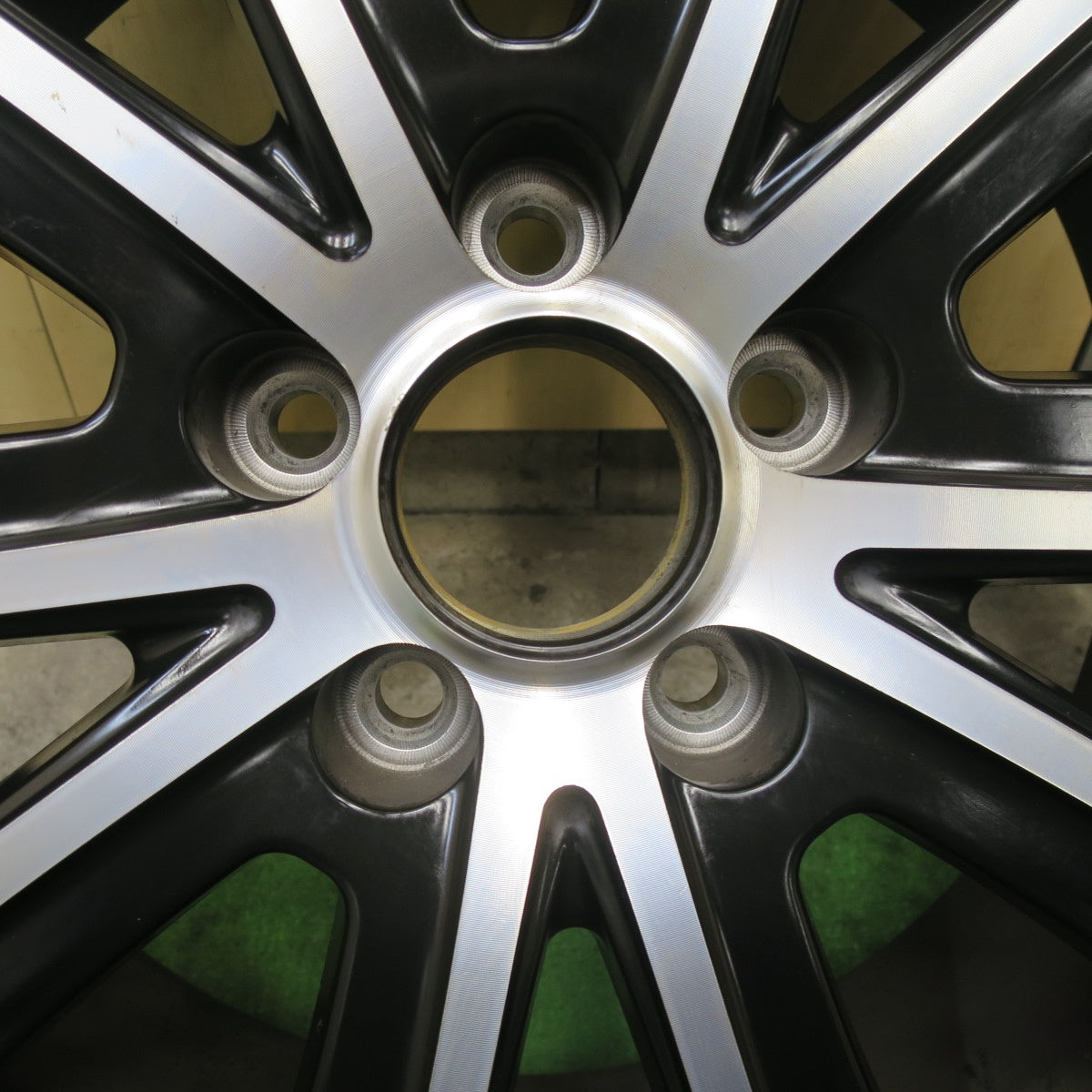 バリ溝！21年！キレイ！9.5分★ボルボ V60 クロスカントリー VST Type-ST1 215/55R18 スタッドレス コンチネンタル バイキングコンタクト7 18インチ PCD108/5H★5111103TTス