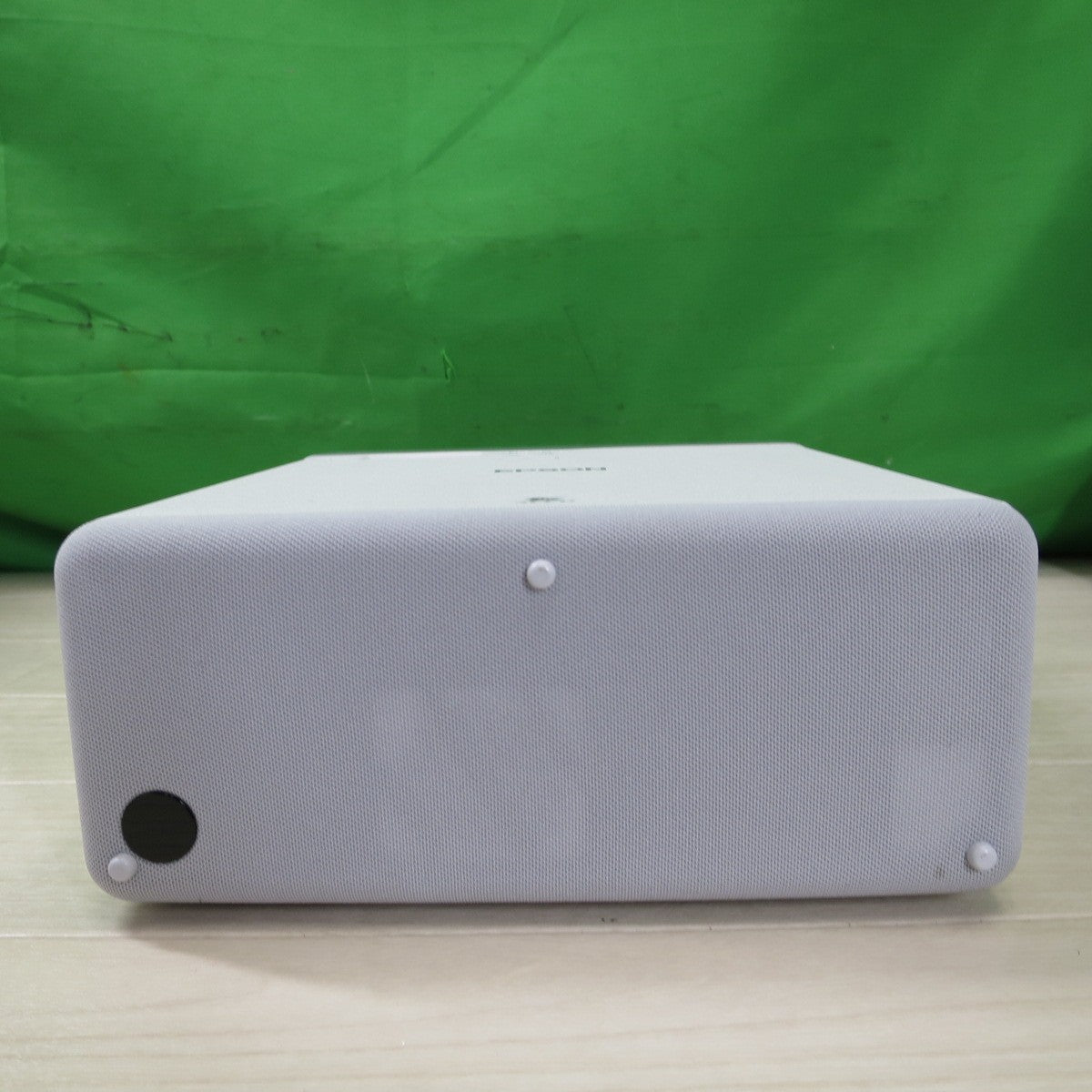 [送料無料] 美品☆エプソン ホーム プロジェクター EF-100W ランプ稼働時間 21時間 外箱 コード リモコン 付き ホワイト エプソン☆