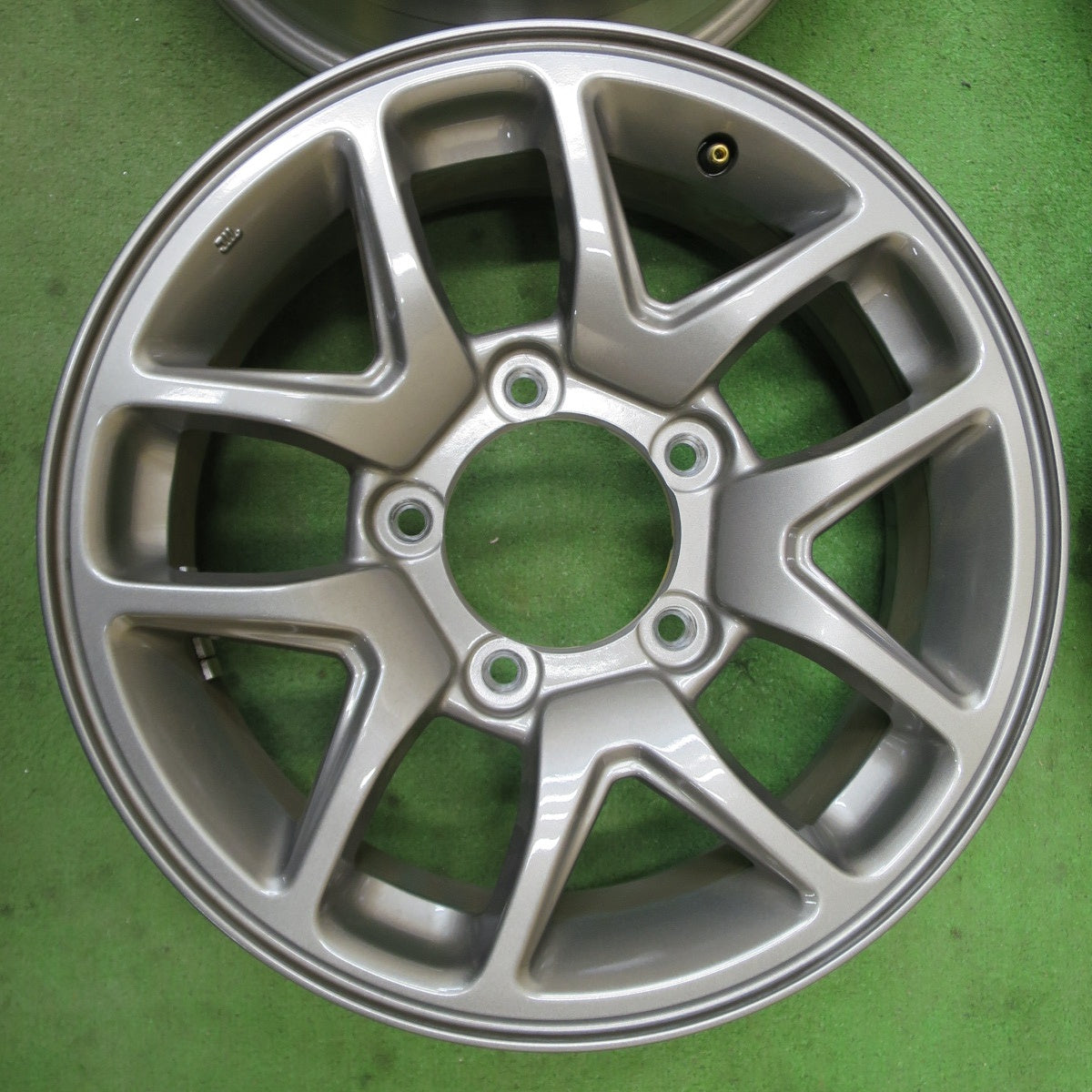 キレイ★スズキ JB64W ジムニー 純正 ENKEI ホイール 16インチ 16×5.5J エンケイ PCD139.7/5H★6050801NGホ